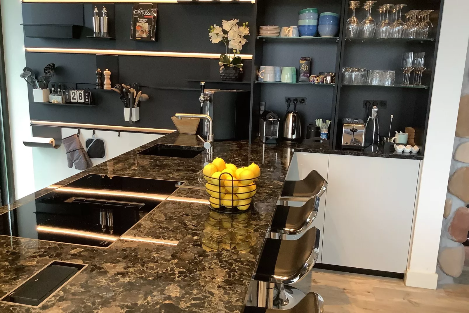 Sara's Boathouse 372-Kitchen