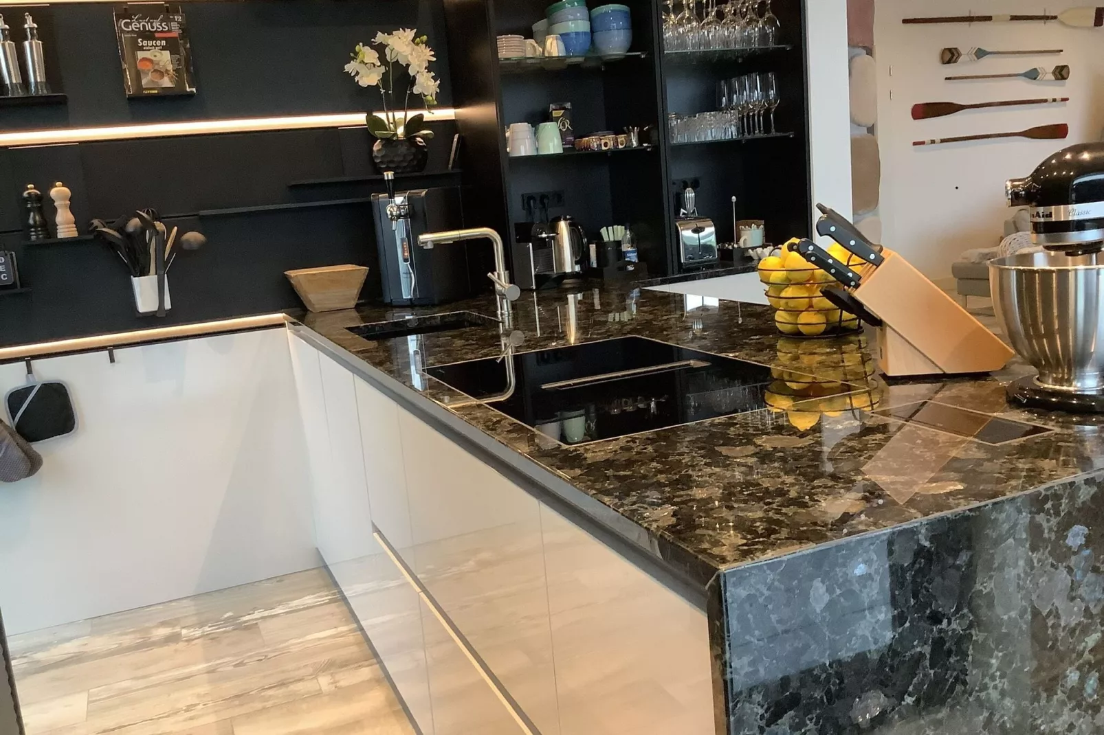 Sara's Boathouse 372-Kitchen
