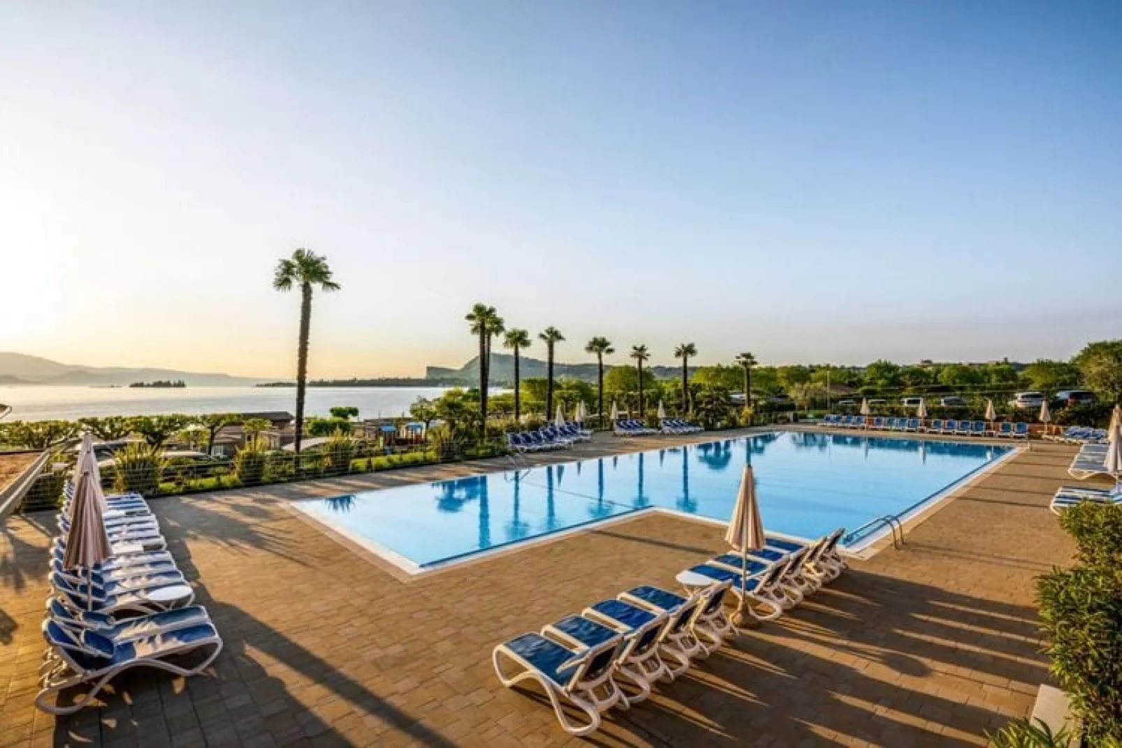 Residence Onda Blu Manerba - Mono --Pool