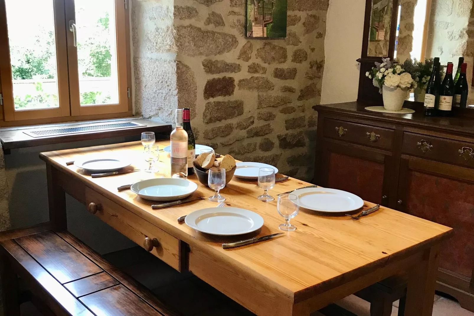 Fraise Du Bois-Dining room