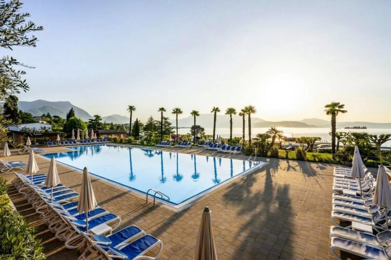 Residence Onda Blu Manerba - Mono --Pool