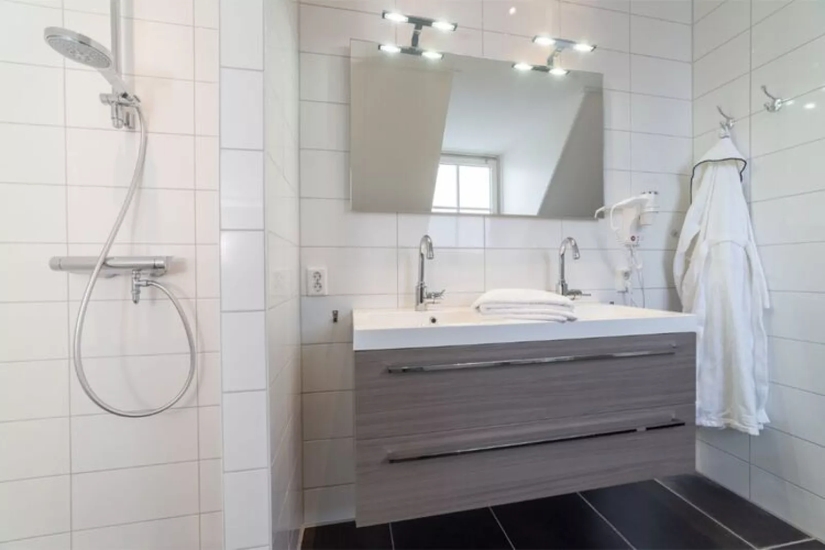 Zeeuwse Pracht Kindervilla-Bathroom