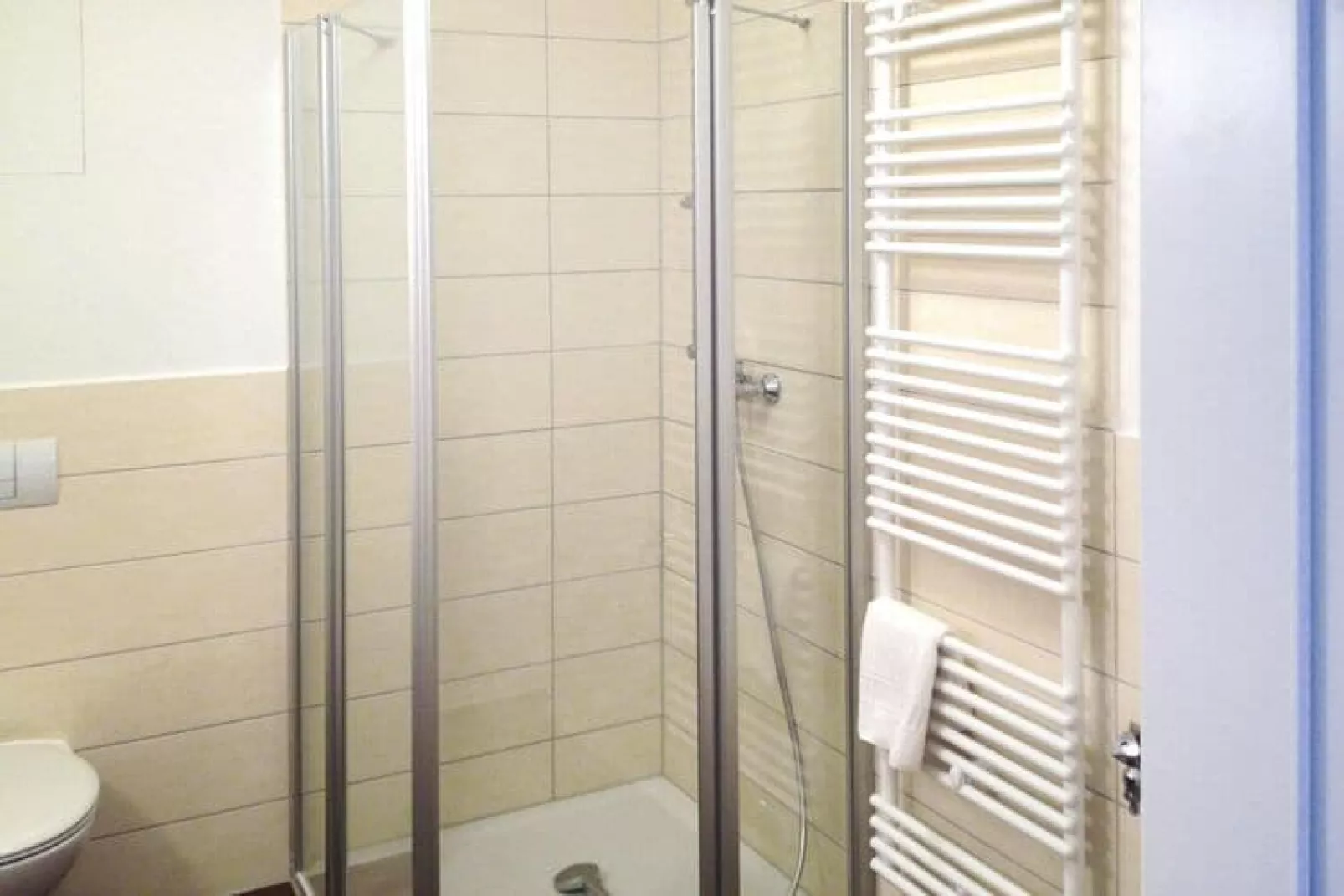 Appartements am Heidensee / OG 65 qm 2 Erw u 2 Kinder-Bathroom