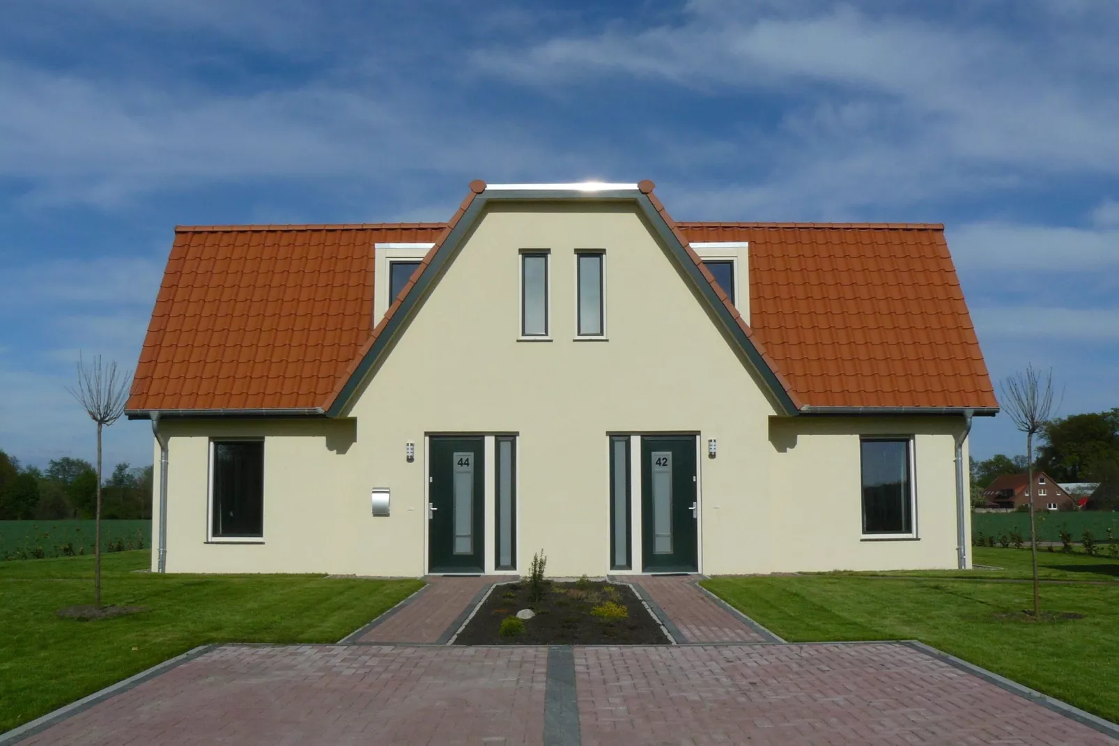 Ericaheidepark-Exterior in summer