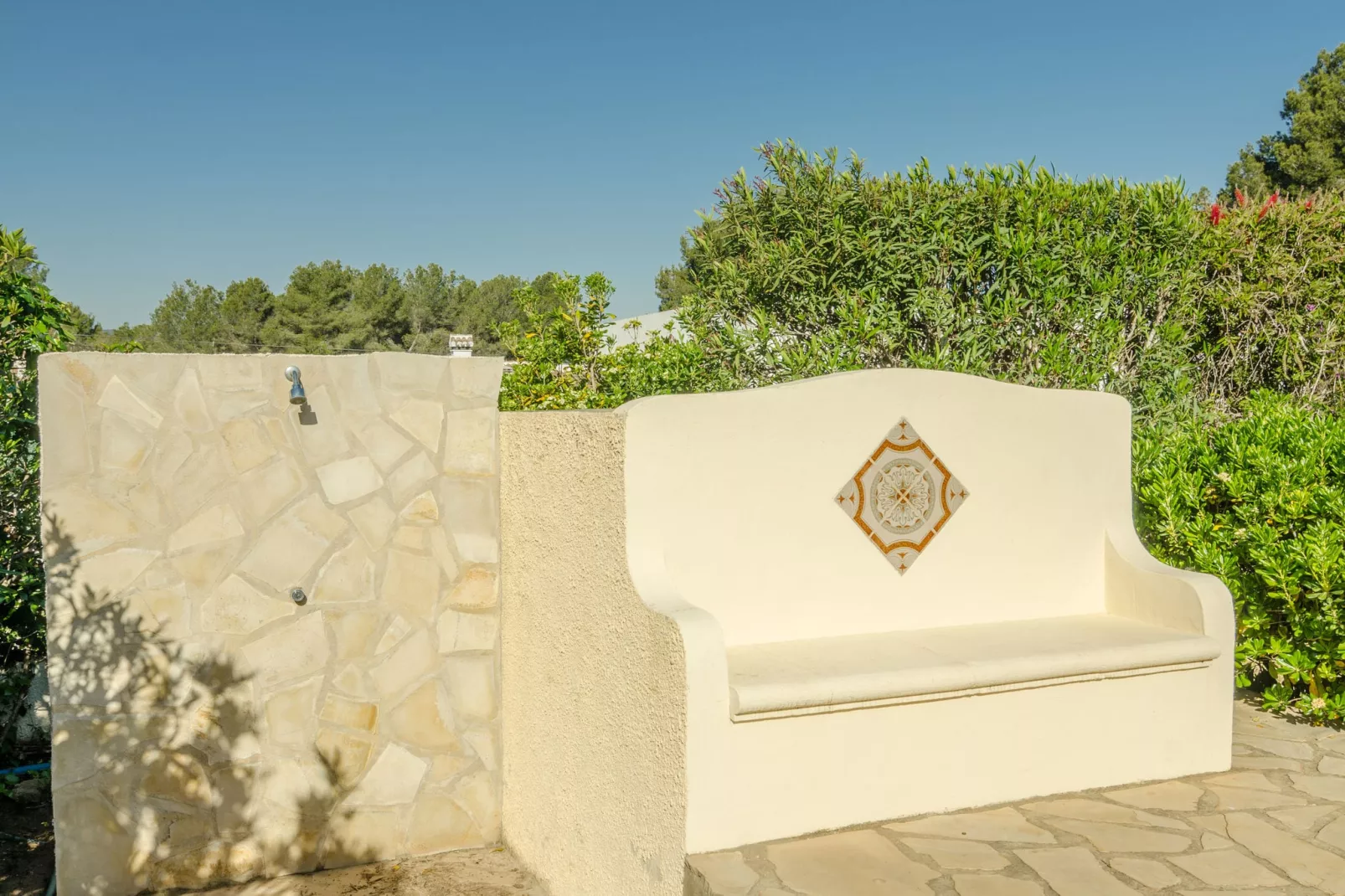 Villa Zapato-Installations