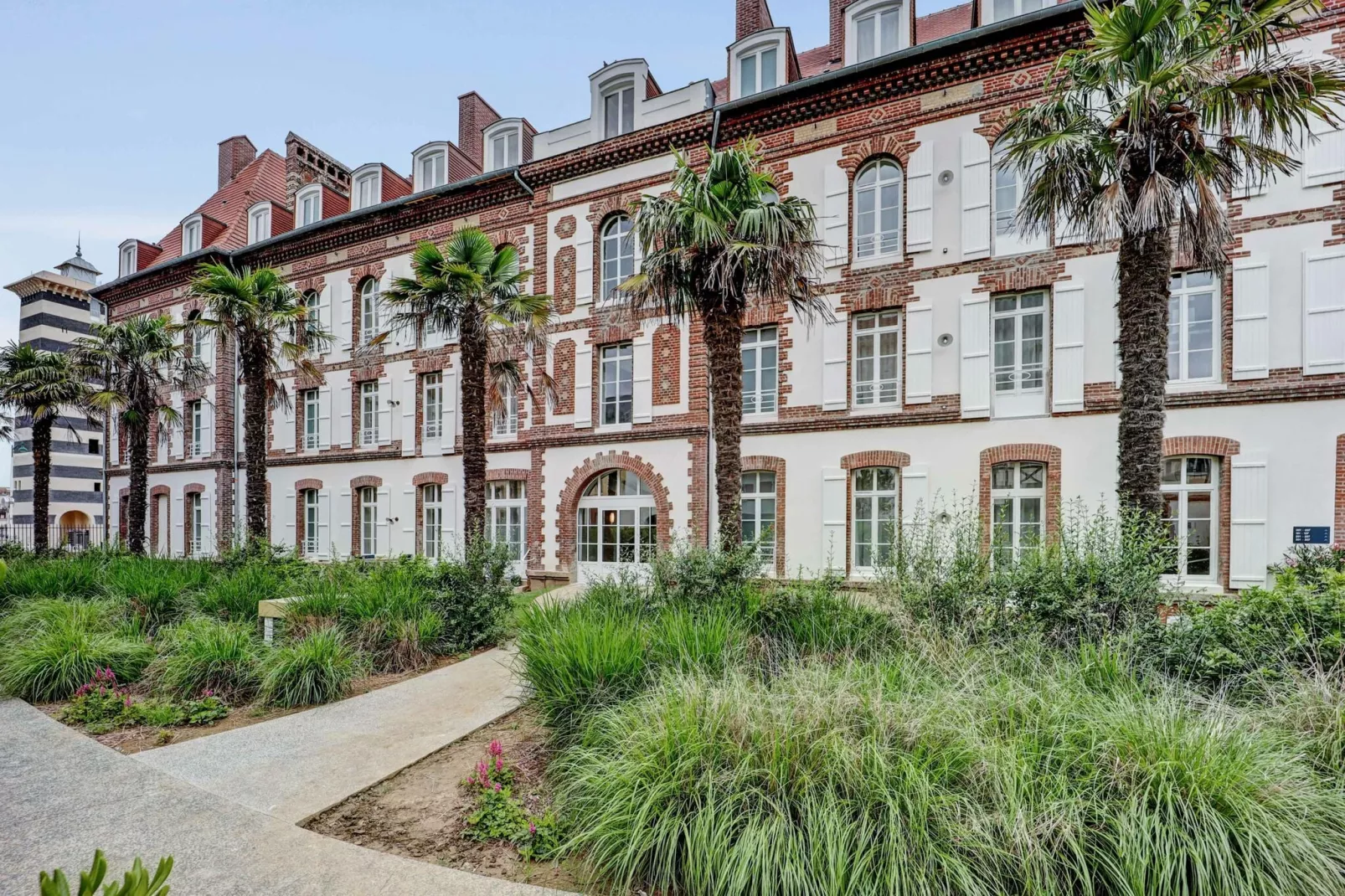 Residence Presqu'Ile de la Touques Deauville - 36 Standard Apt 6 p - 2 bedrooms - terrace or balcony-Exterior summer