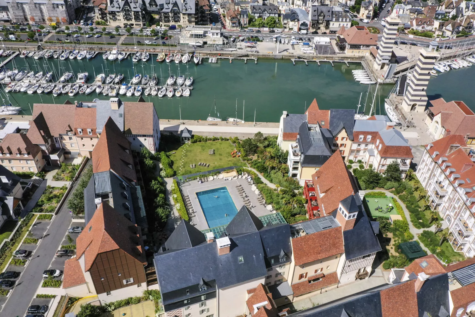 Residence Presqu'Ile de la Touques Deauville - 36 Standard Apt 6 p - 2 bedrooms - terrace or balcony-Exterior summer