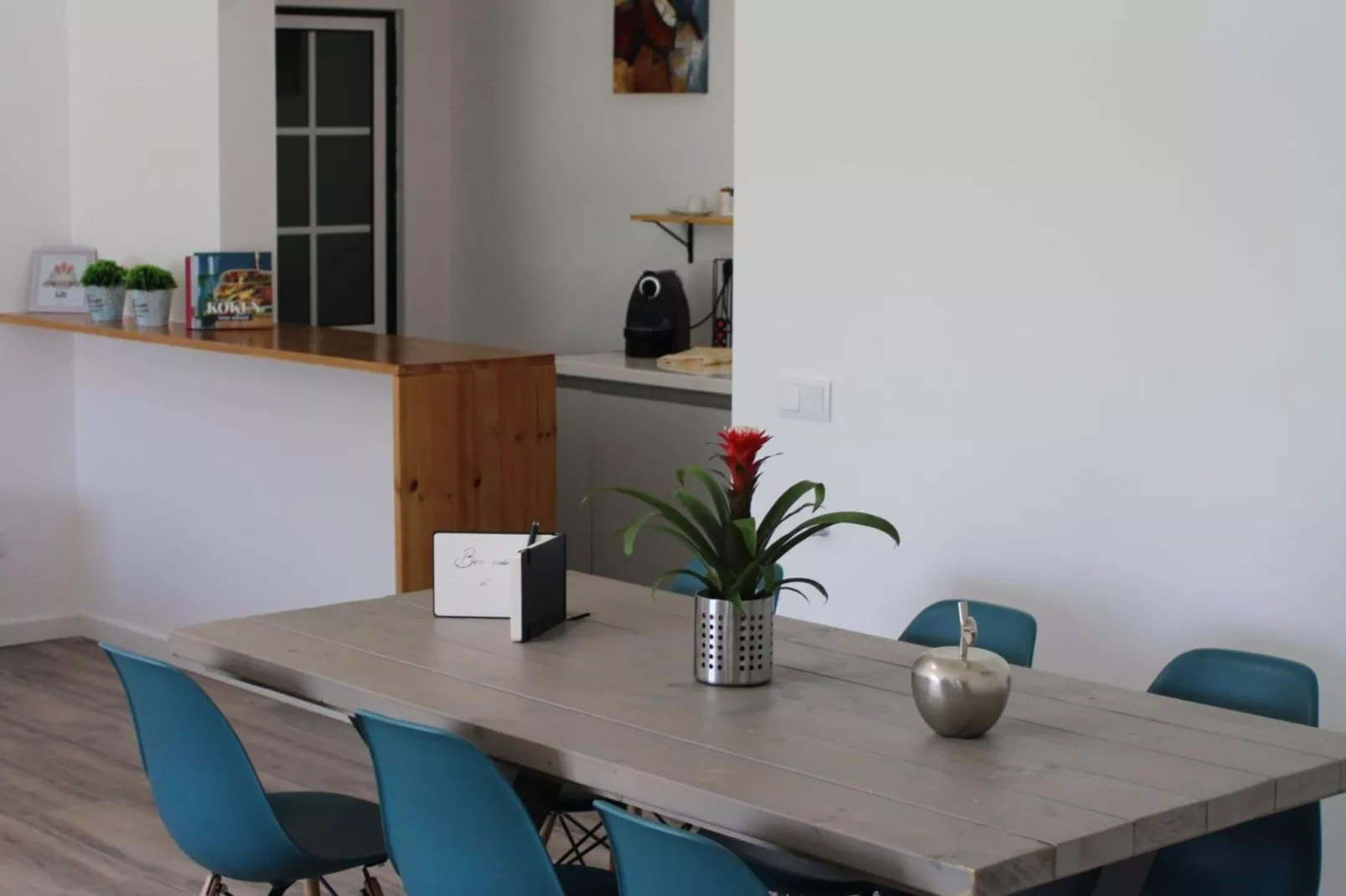 Tulipa-Dining room