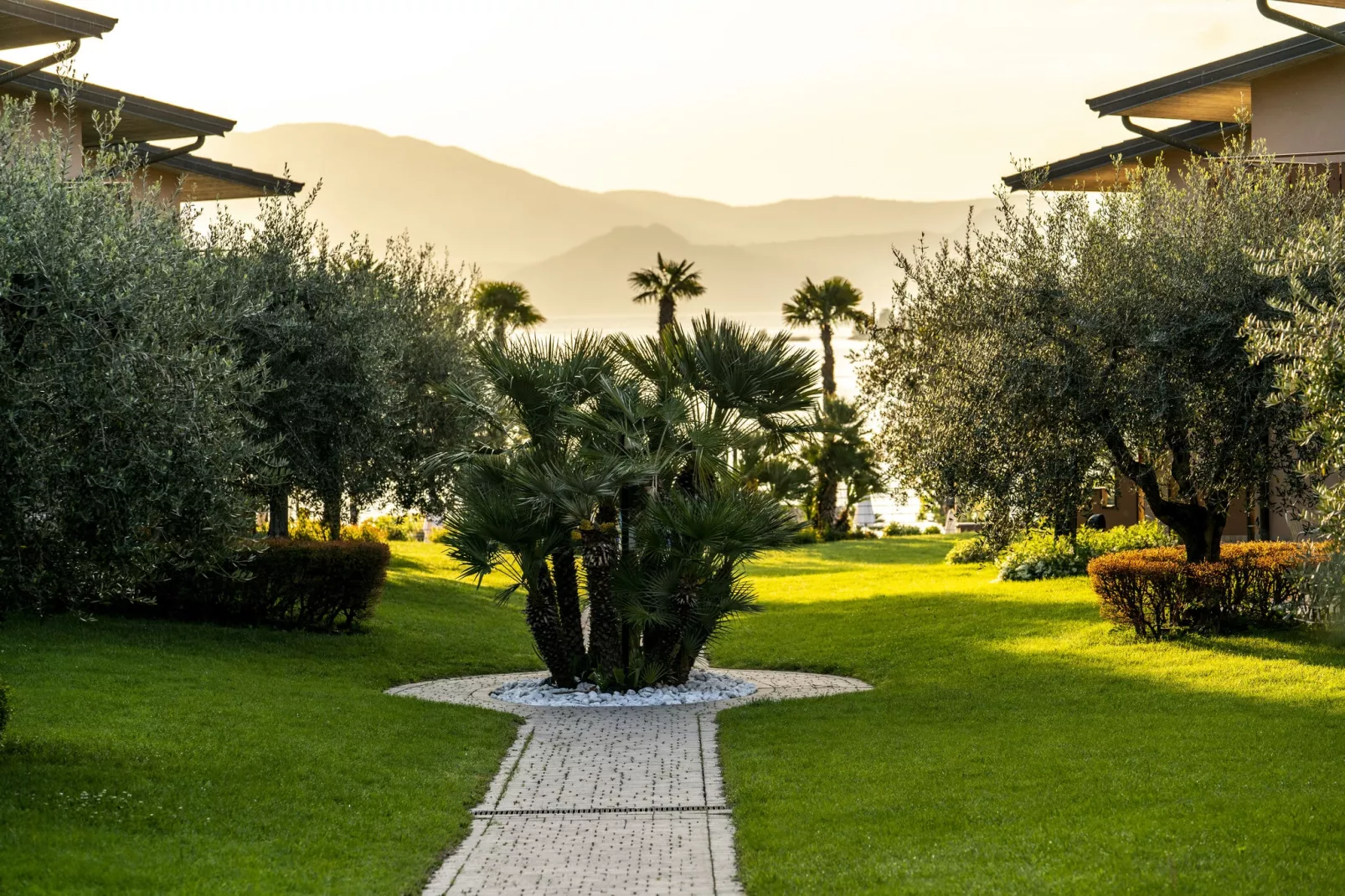 Residence Onda Blu Manerba - Mono Sup --Gardens summer