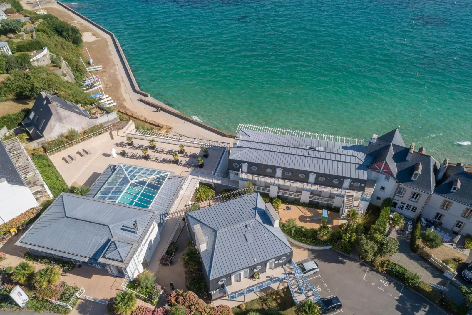 Residence Le Coteau et la Mer Tréboul // 25 Standard - Apt 4 people - 1 bedroom-Exterior summer