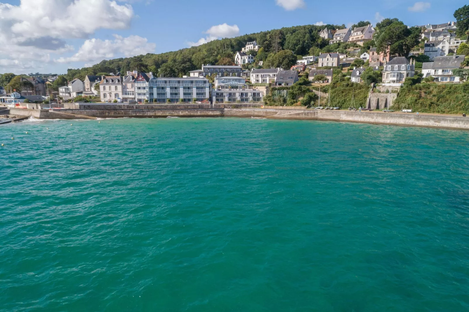 Residence Le Coteau et la Mer Tréboul // 25 Standard - Apt 4 people - 1 bedroom-Areas summer 1km