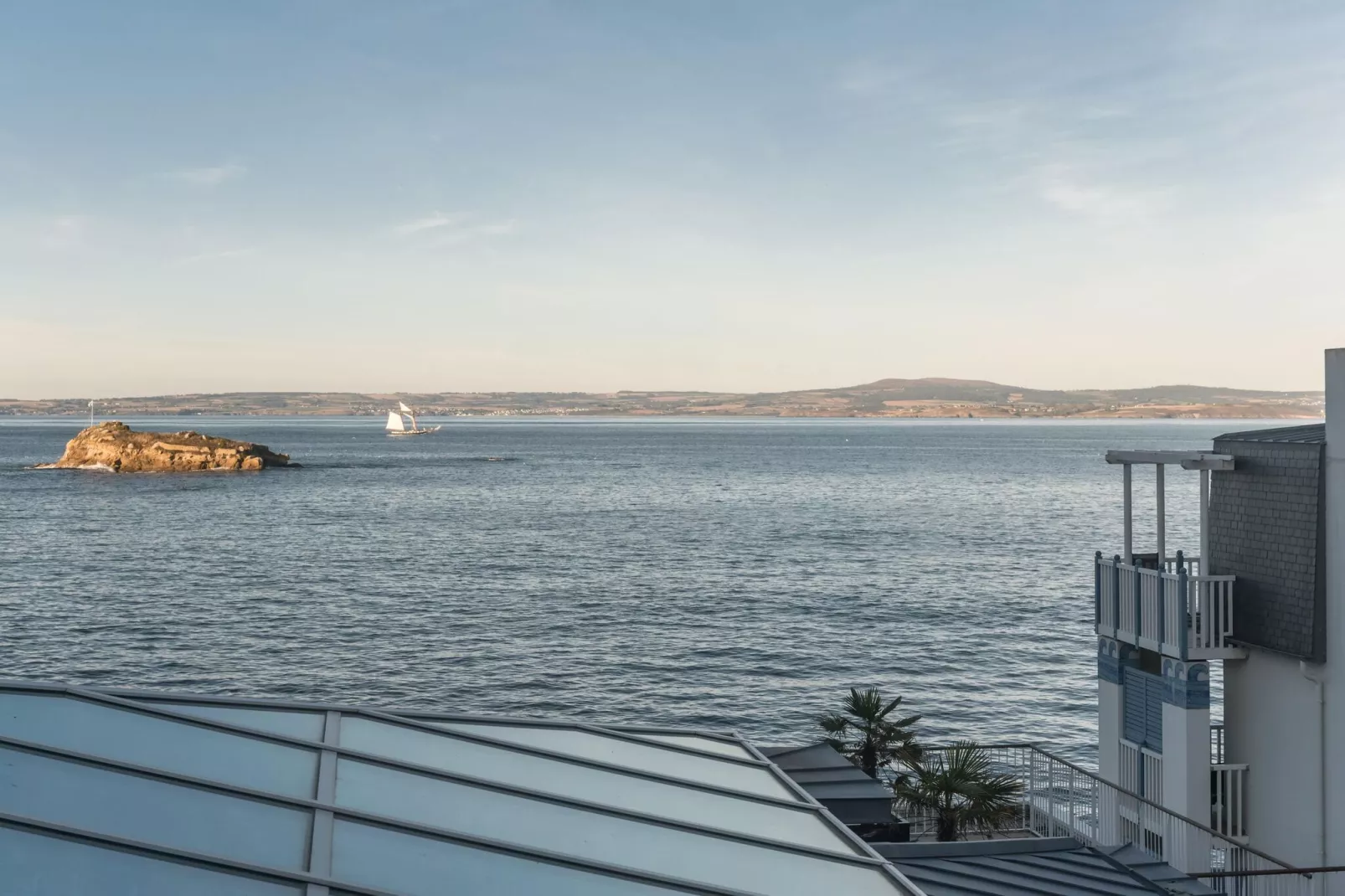 Residence Le Coteau et la Mer Tréboul // 25 Standard - Apt 4 people - 1 bedroom-Areas summer 1km