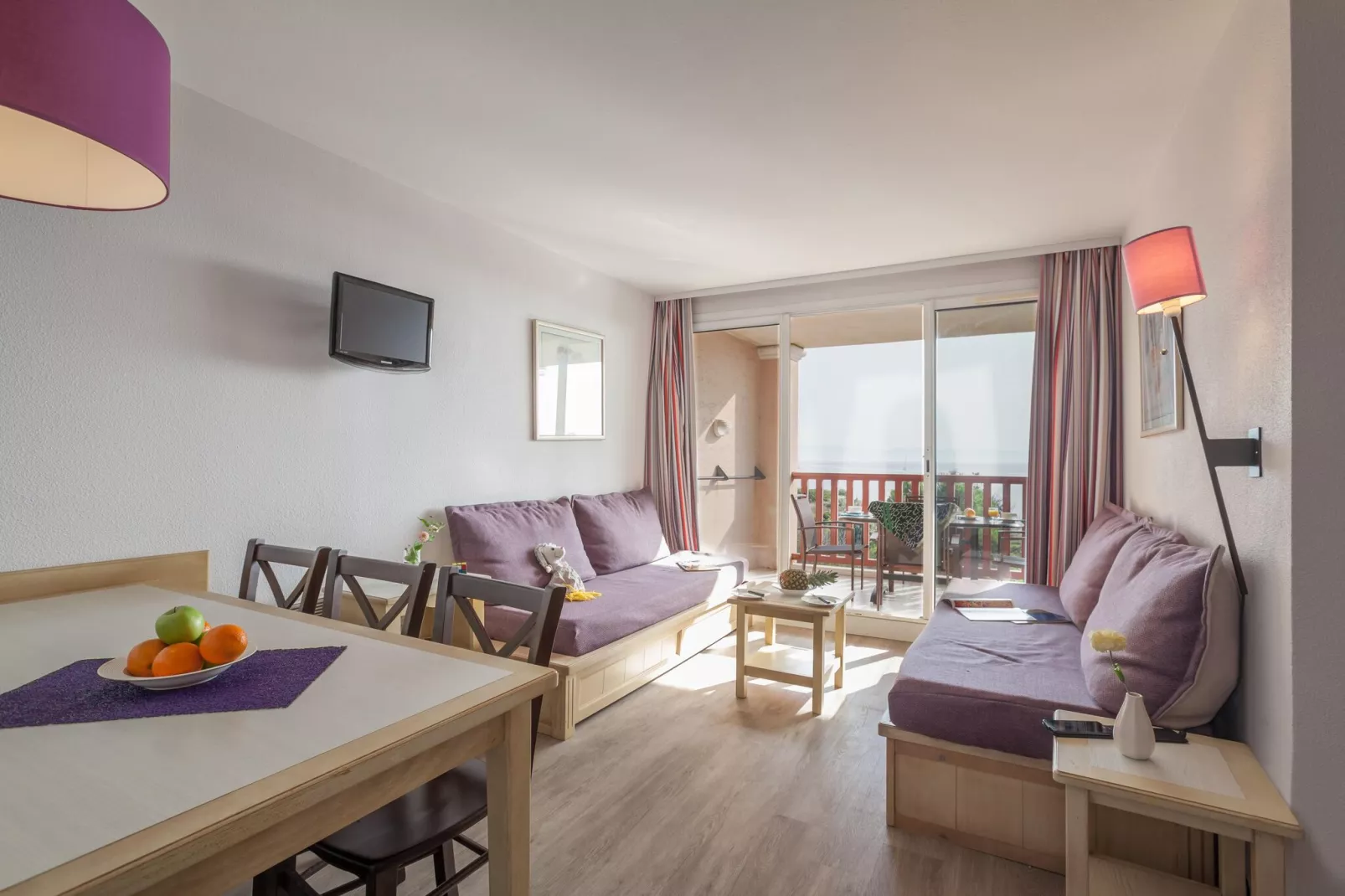 Residence La Pinède, Hyères-A7 Standard - Apt. 7 p. - 1 bedroom + 1 sleeping alcove-Living room