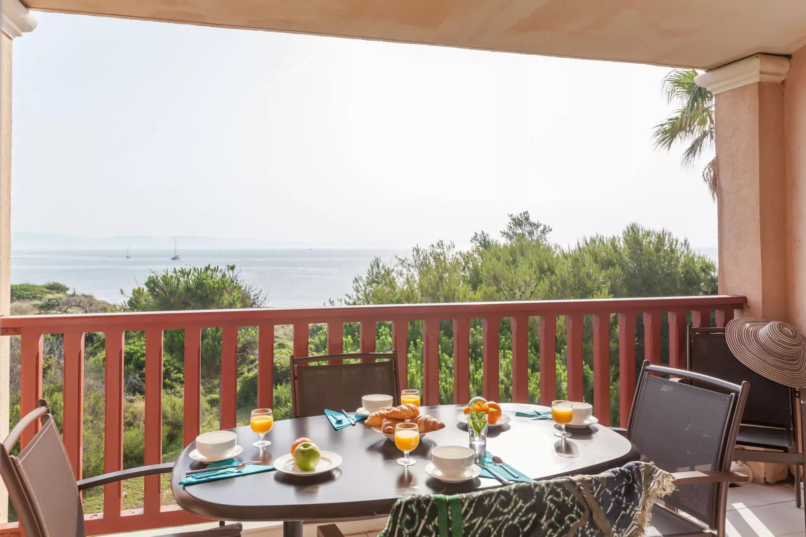 Residence La Pinède, Hyères-A7 Standard - Apt. 7 p. - 1 bedroom + 1 sleeping alcove-Terrace balcony
