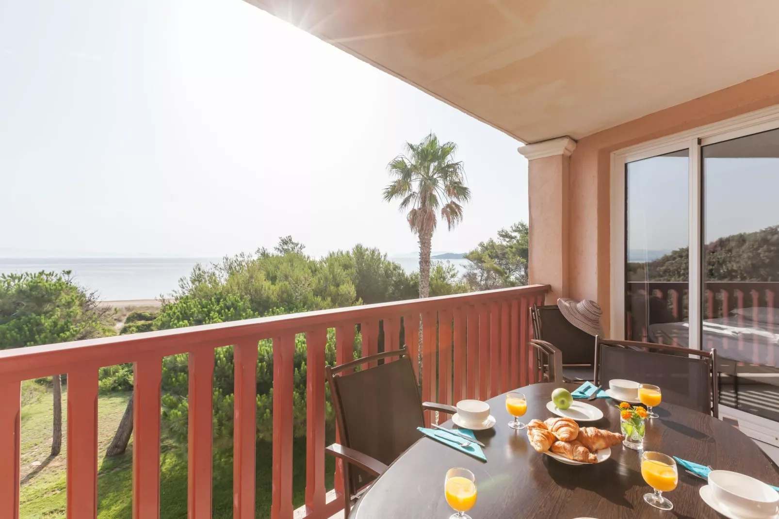 Residence La Pinède, Hyères-A7 Standard - Apt. 7 p. - 1 bedroom + 1 sleeping alcove-Terrace balcony