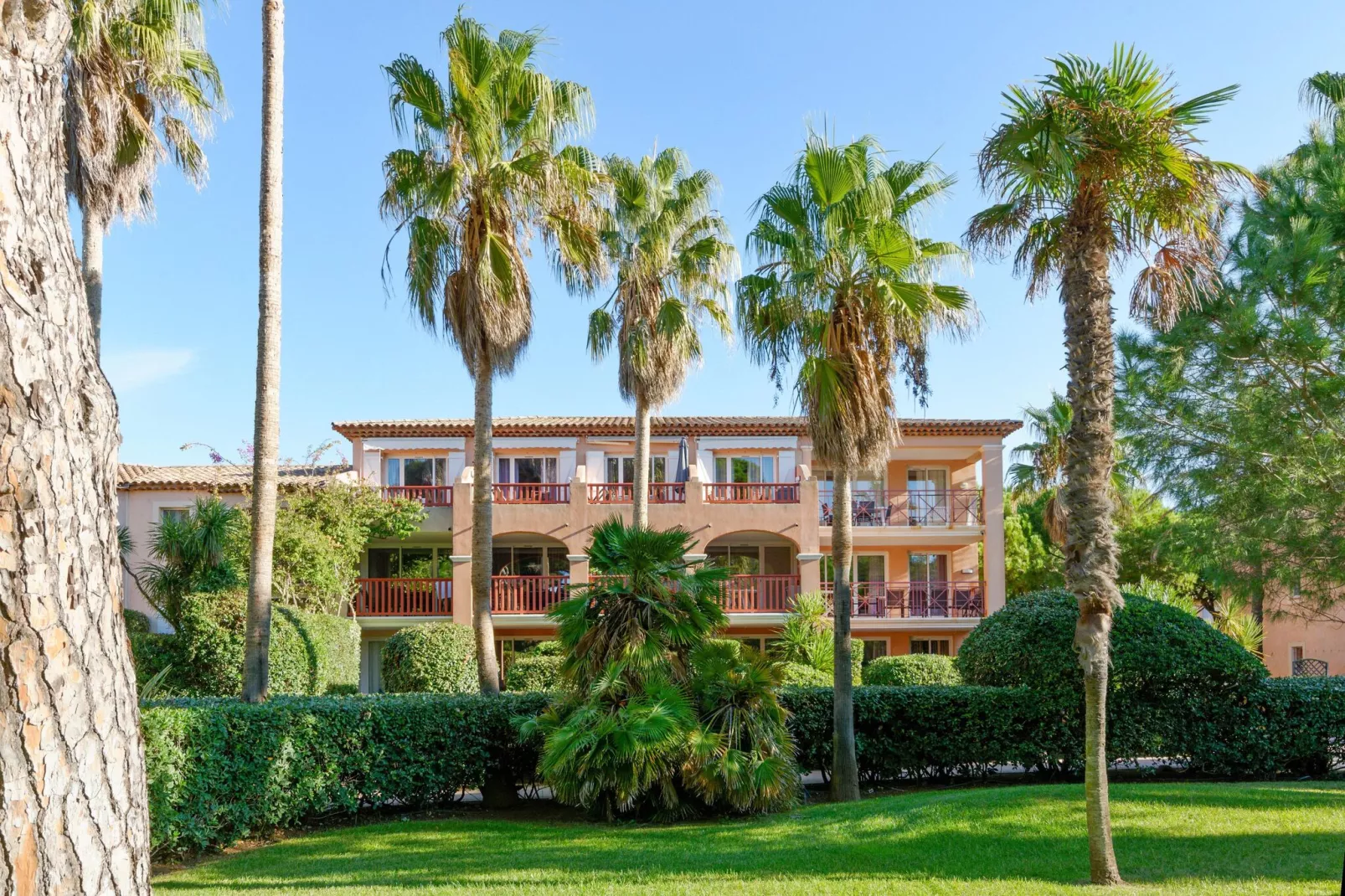 Residence La Pinède, Hyères-A7 Standard - Apt. 7 p. - 1 bedroom + 1 sleeping alcove-Exterior summer