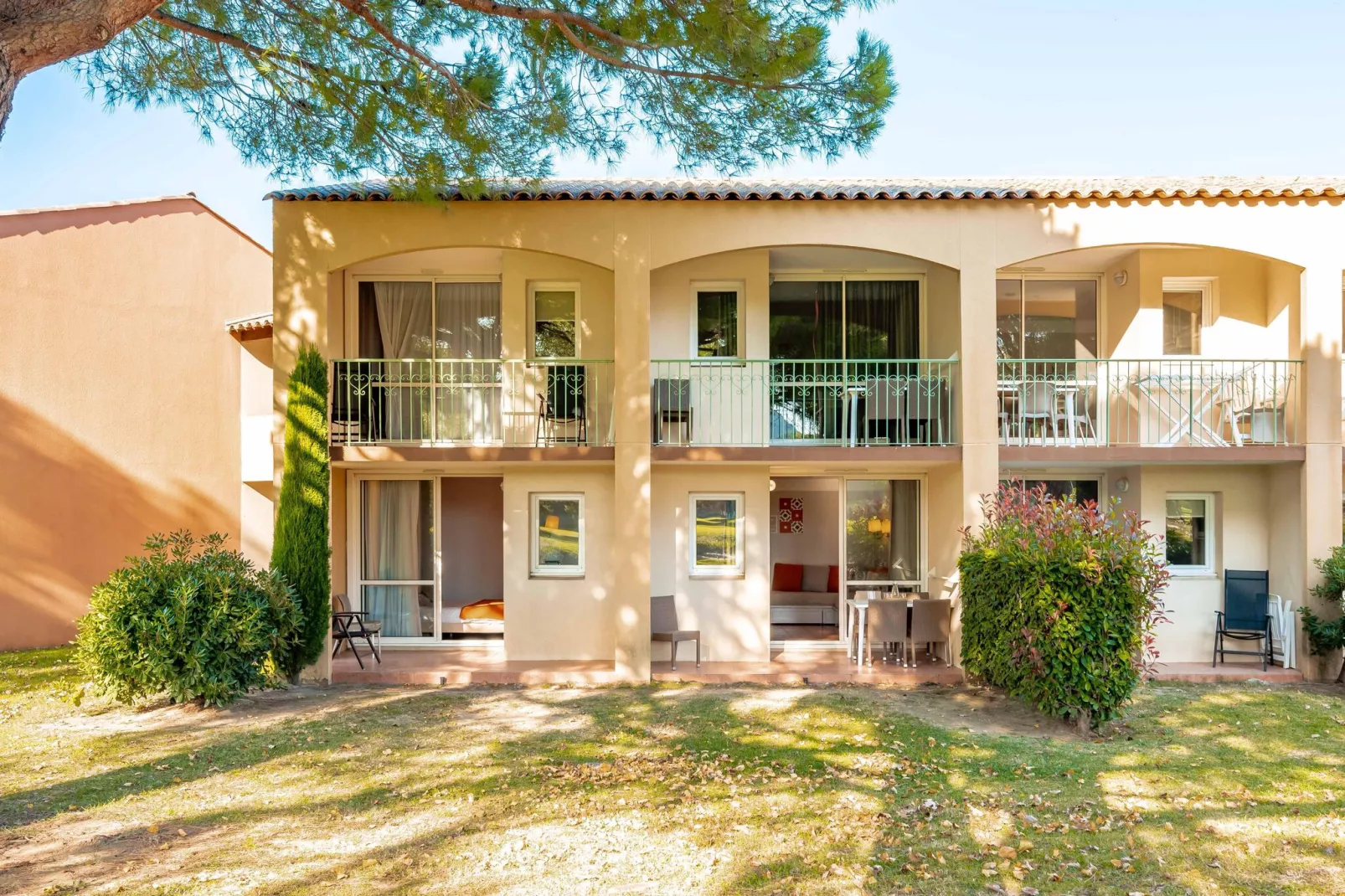 Residence Les Rives de Cannes Mandelieu Mandelieu-la-Napoule - 25 Standard - Apt 5 p - 1 bedroom-Außenbereich Sommer