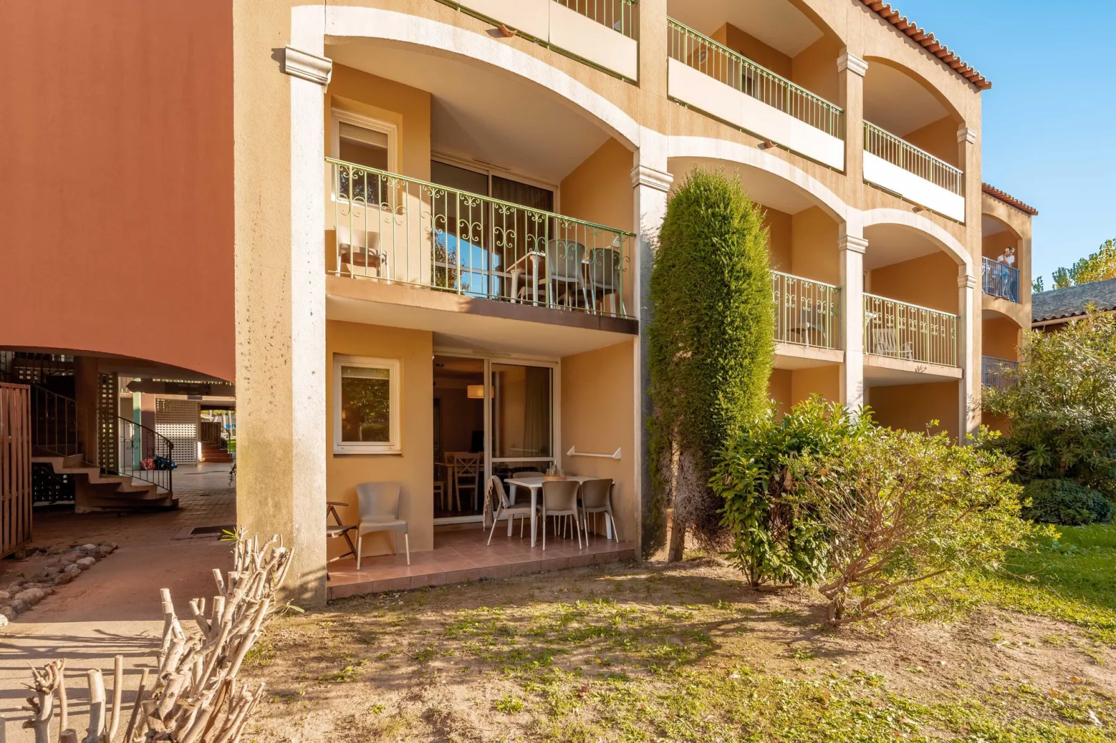 Residence Les Rives de Cannes Mandelieu Mandelieu-la-Napoule - 25 Standard - Apt 5 p - 1 bedroom-Außenbereich Sommer