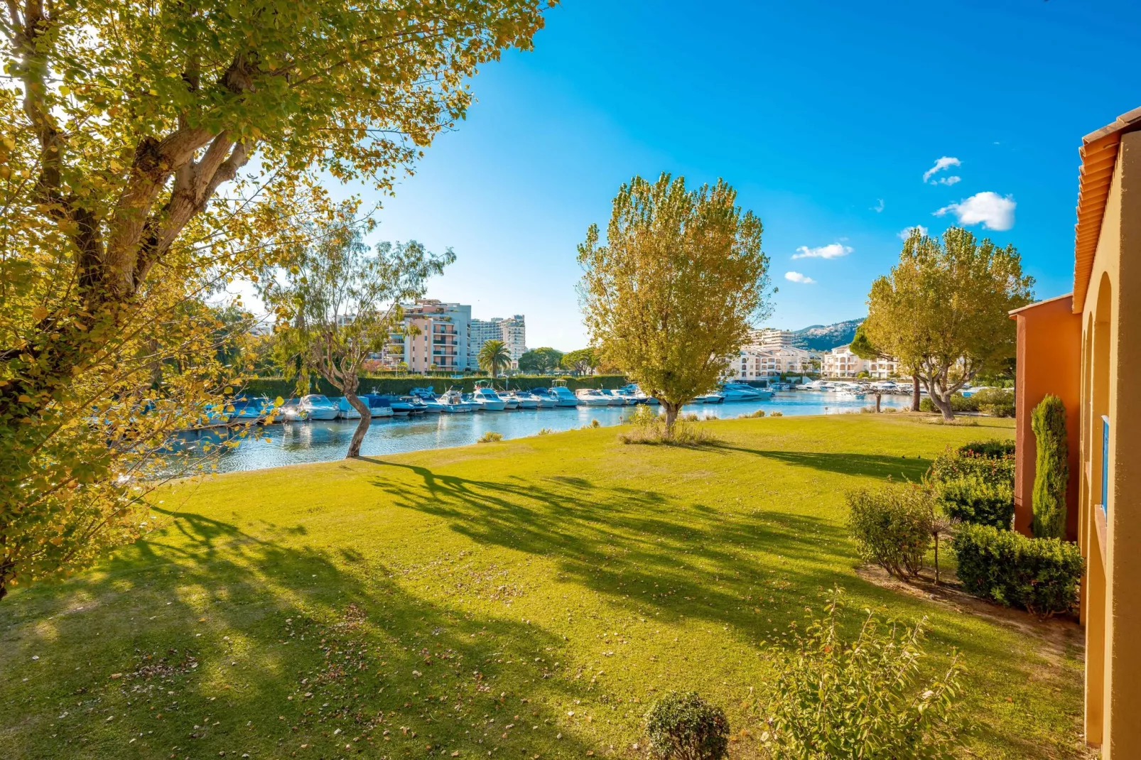 Residence Les Rives de Cannes Mandelieu Mandelieu-la-Napoule - 25 Standard - Apt 5 p - 1 bedroom-Außenbereich Sommer