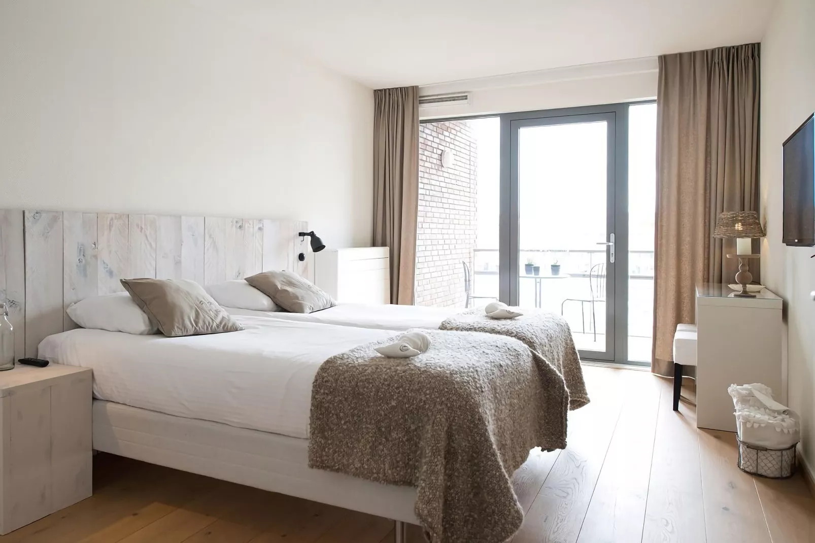 Scheveningen Harbour 22B-Bedroom