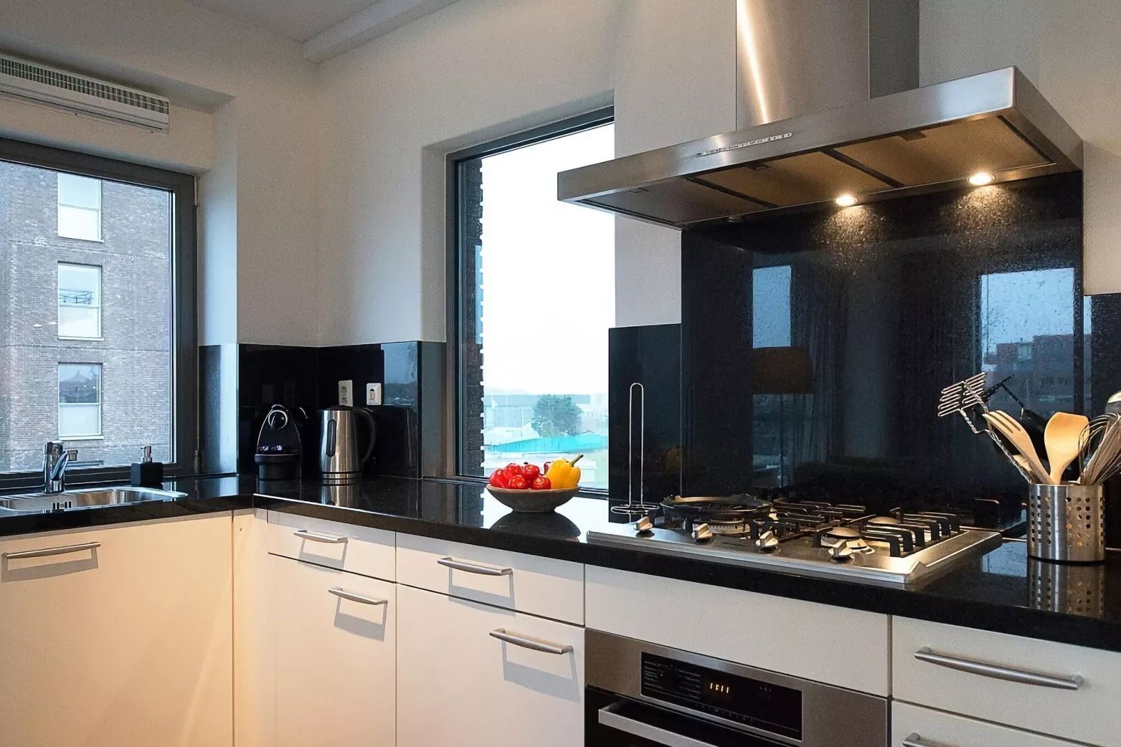 Scheveningen Harbour 38C-Kitchen