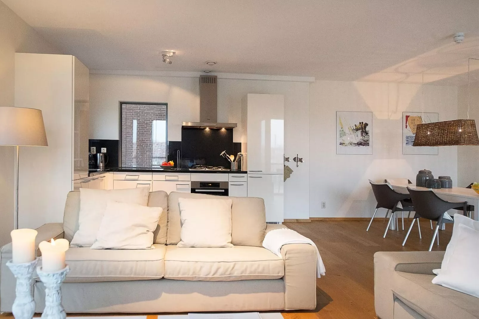Scheveningen Harbour 38C-Living room