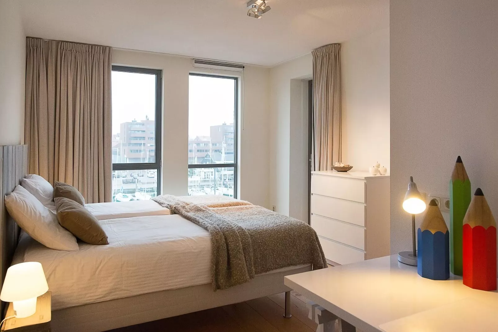 Scheveningen Harbour 38C-Bedroom