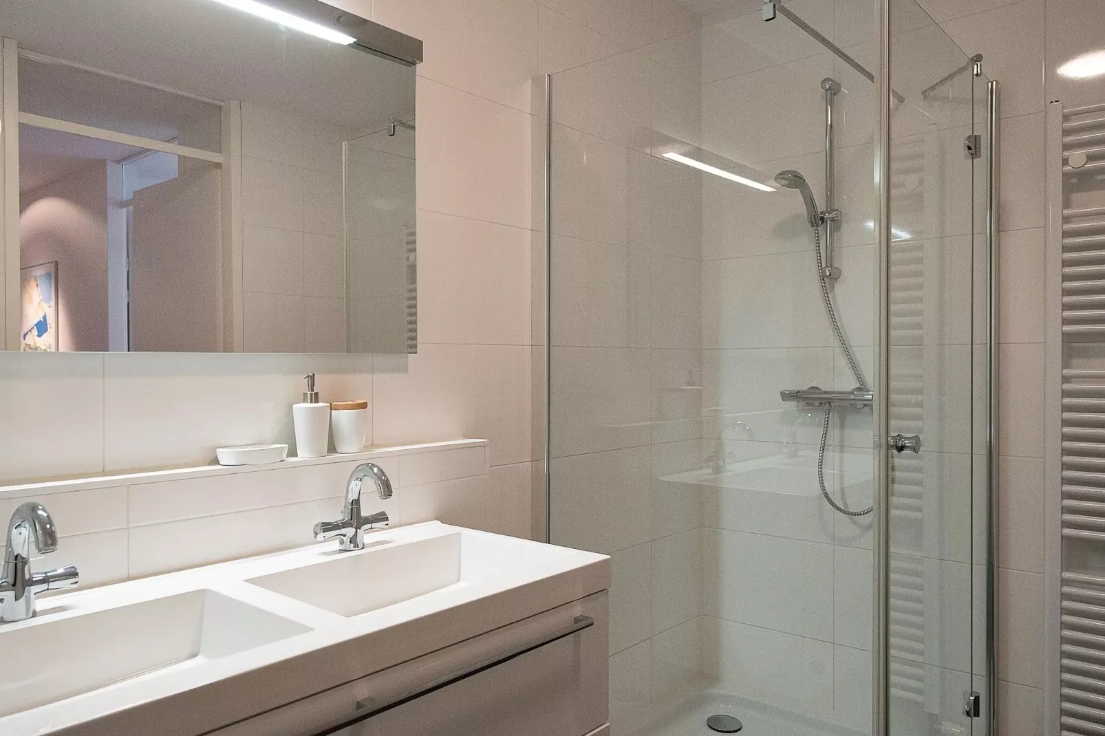 Scheveningen Harbour 38C-Bathroom