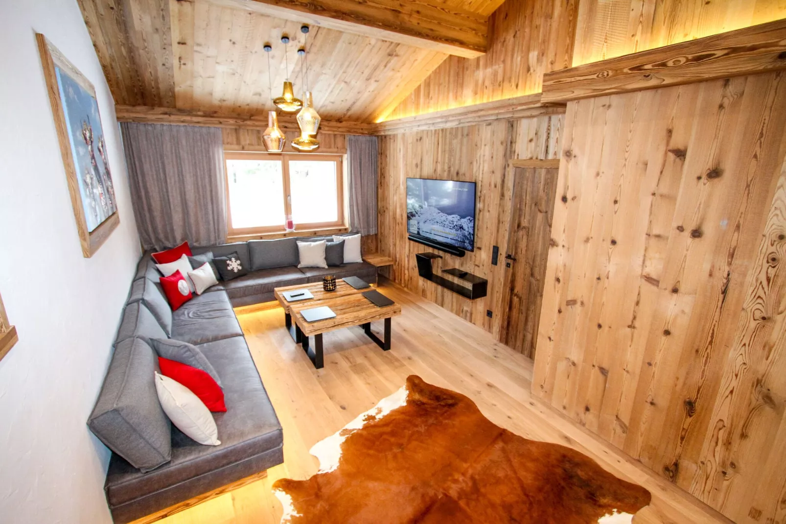 Pinzgauer Almhütte-Living room