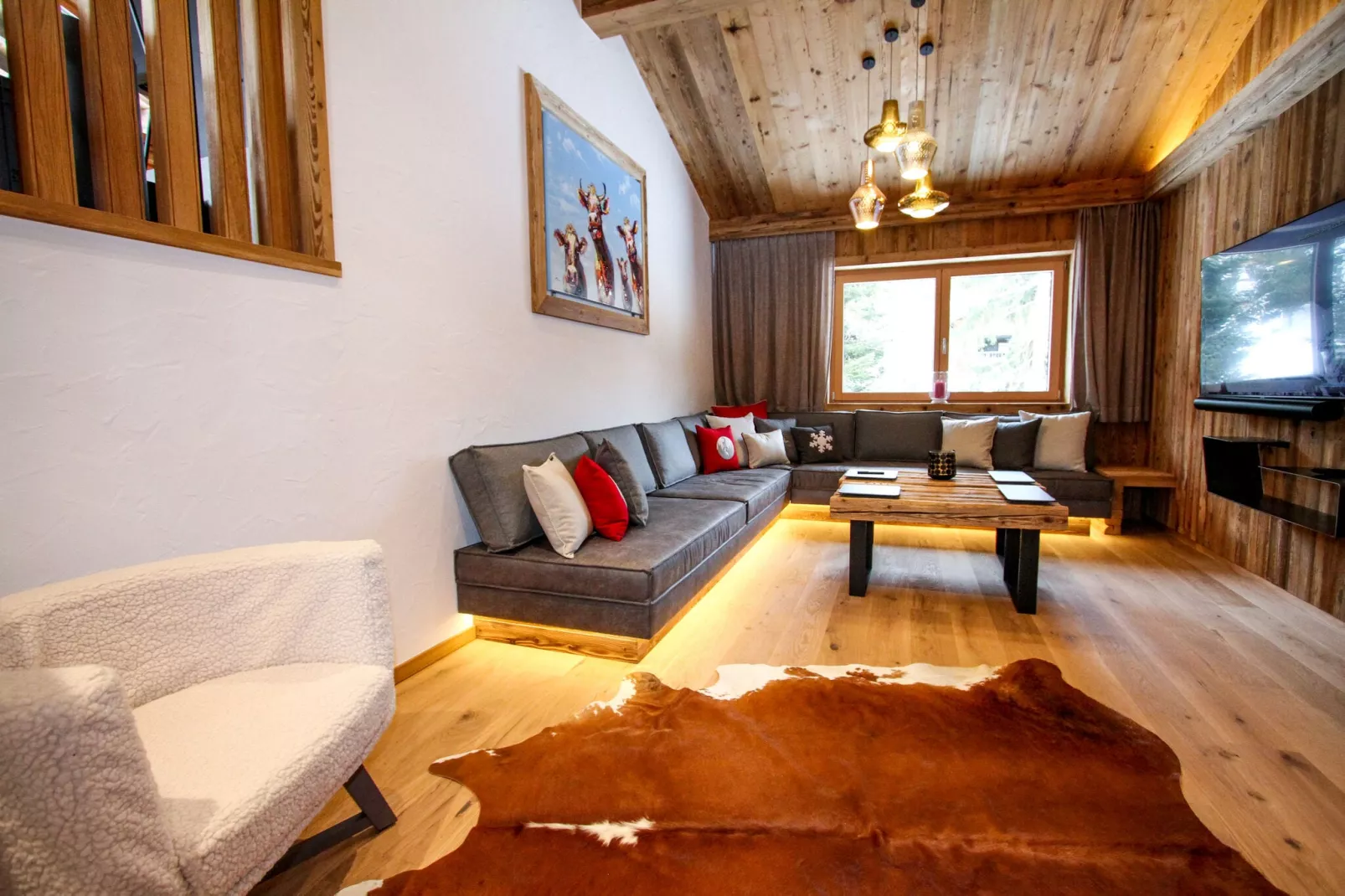 Pinzgauer Almhütte-Living room