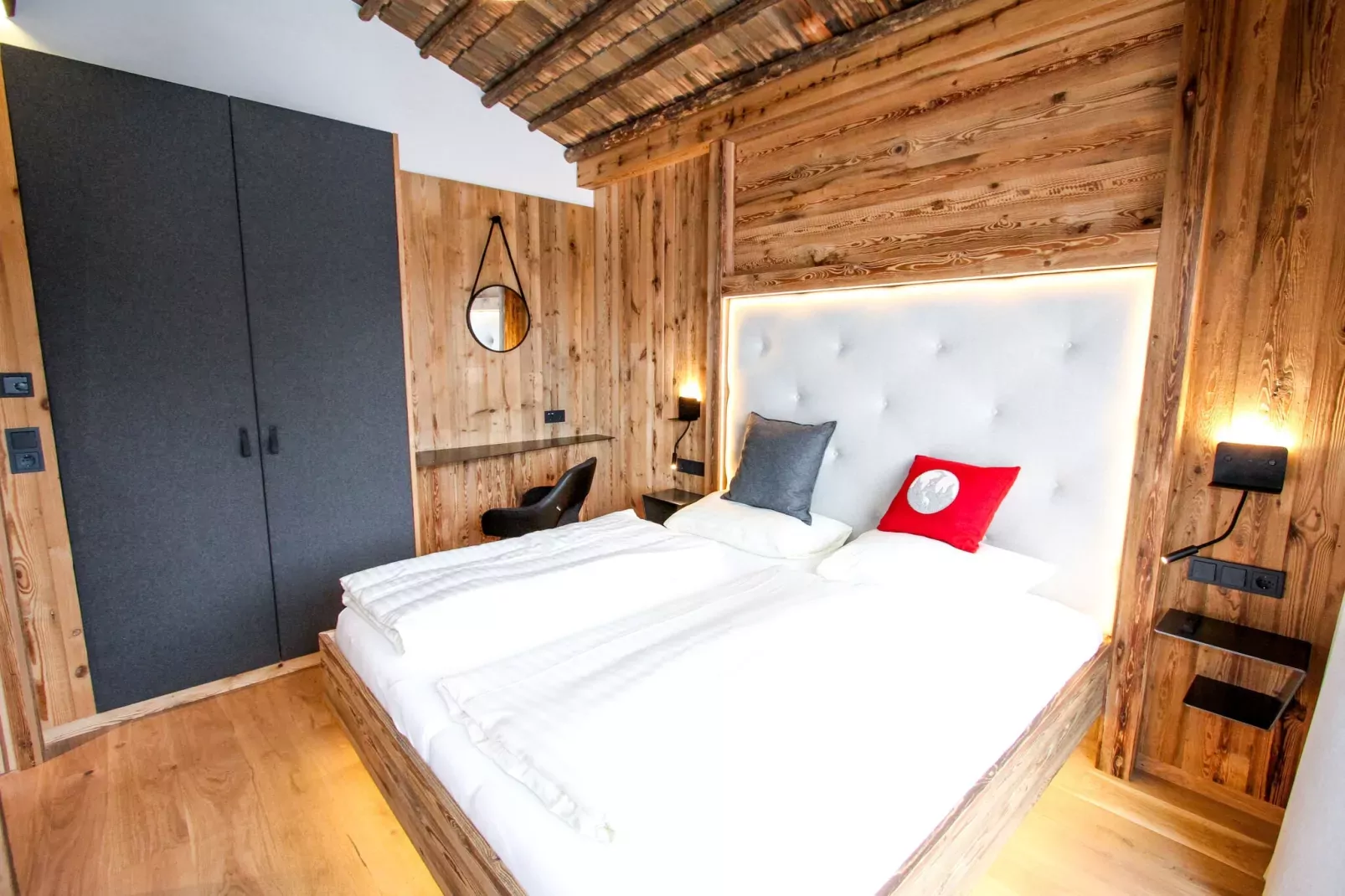 Pinzgauer Almhütte-Bedroom