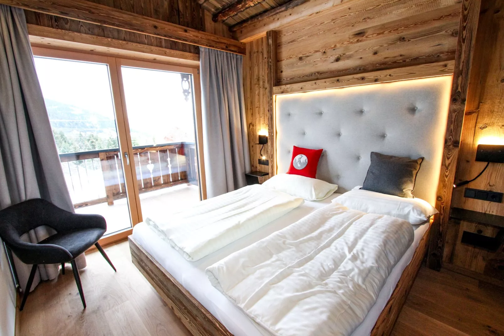 Pinzgauer Almhütte-Bedroom