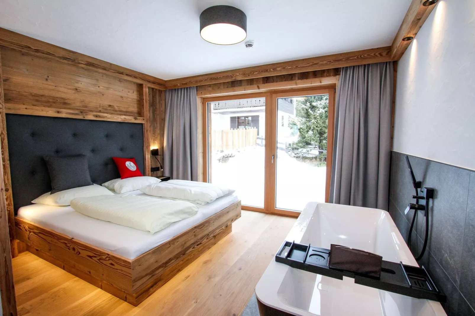 Pinzgauer Almhütte-Bedroom