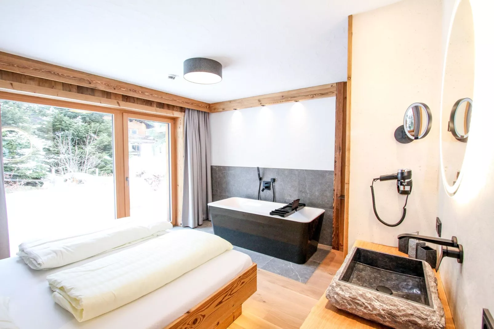 Pinzgauer Almhütte-Bedroom