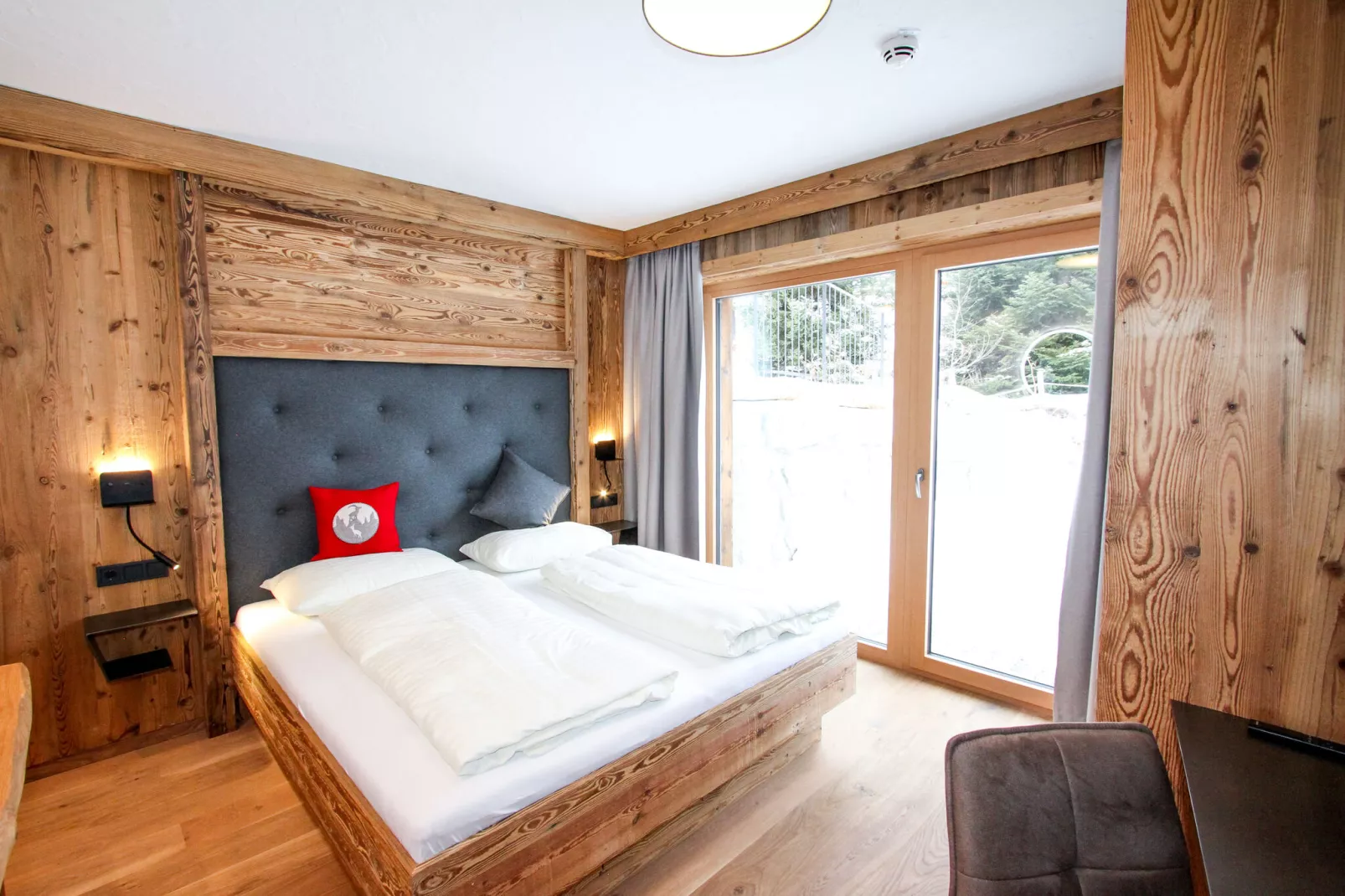 Pinzgauer Almhütte-Bedroom