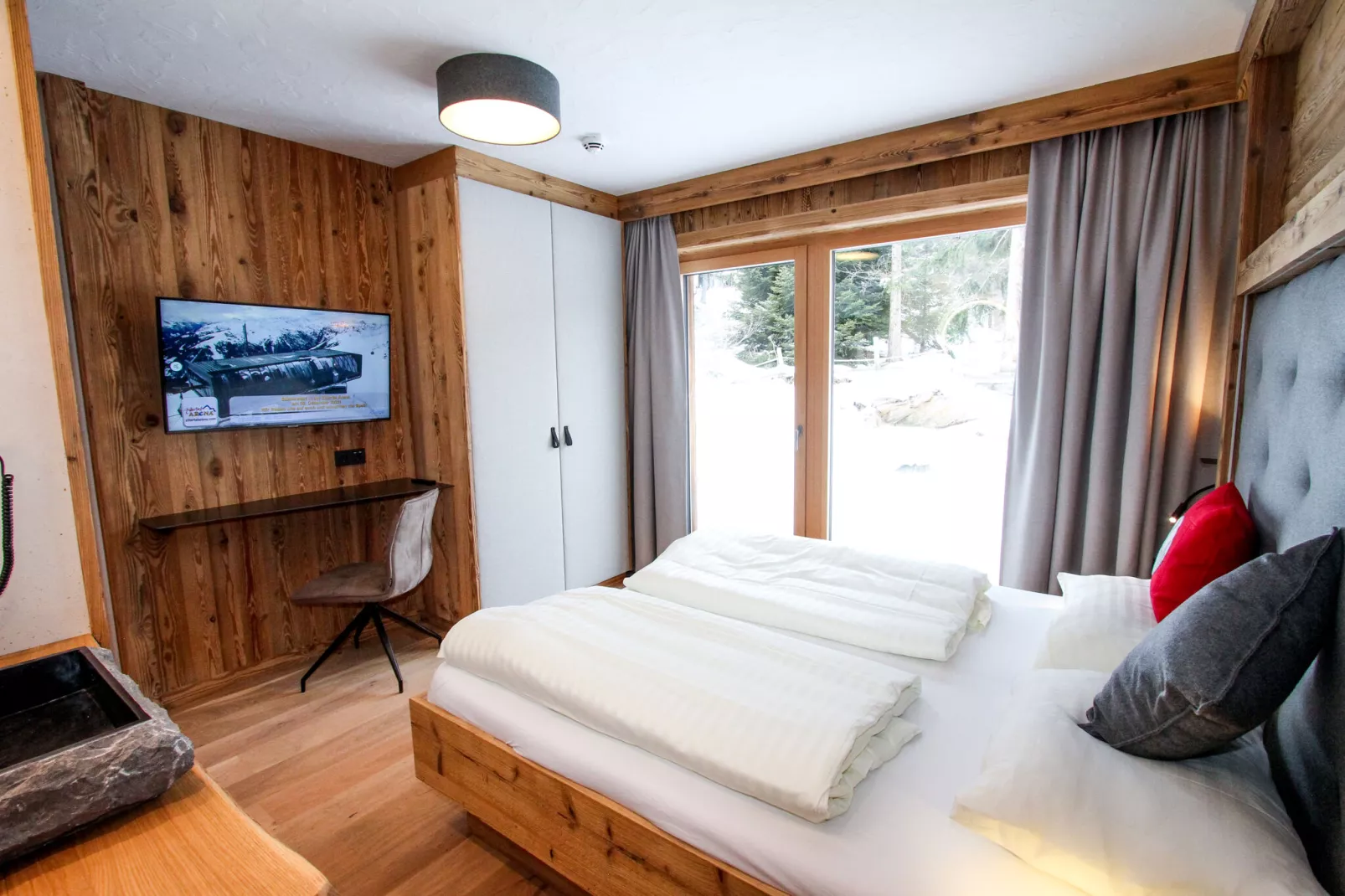 Pinzgauer Almhütte-Bedroom