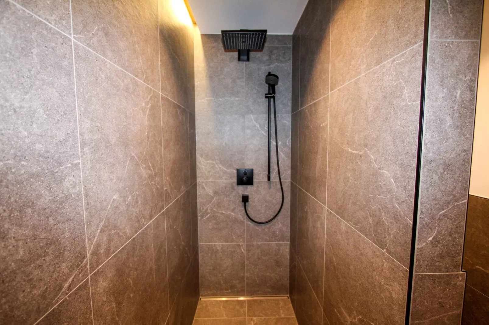 Pinzgauer Almhütte-Bathroom