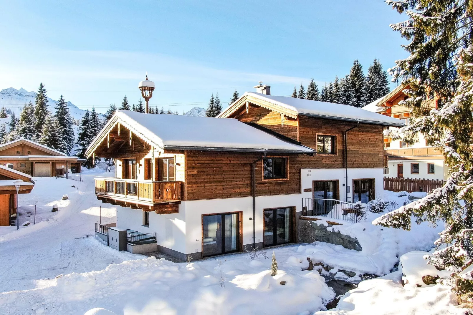 Pinzgauer Almhütte-Exterior winter