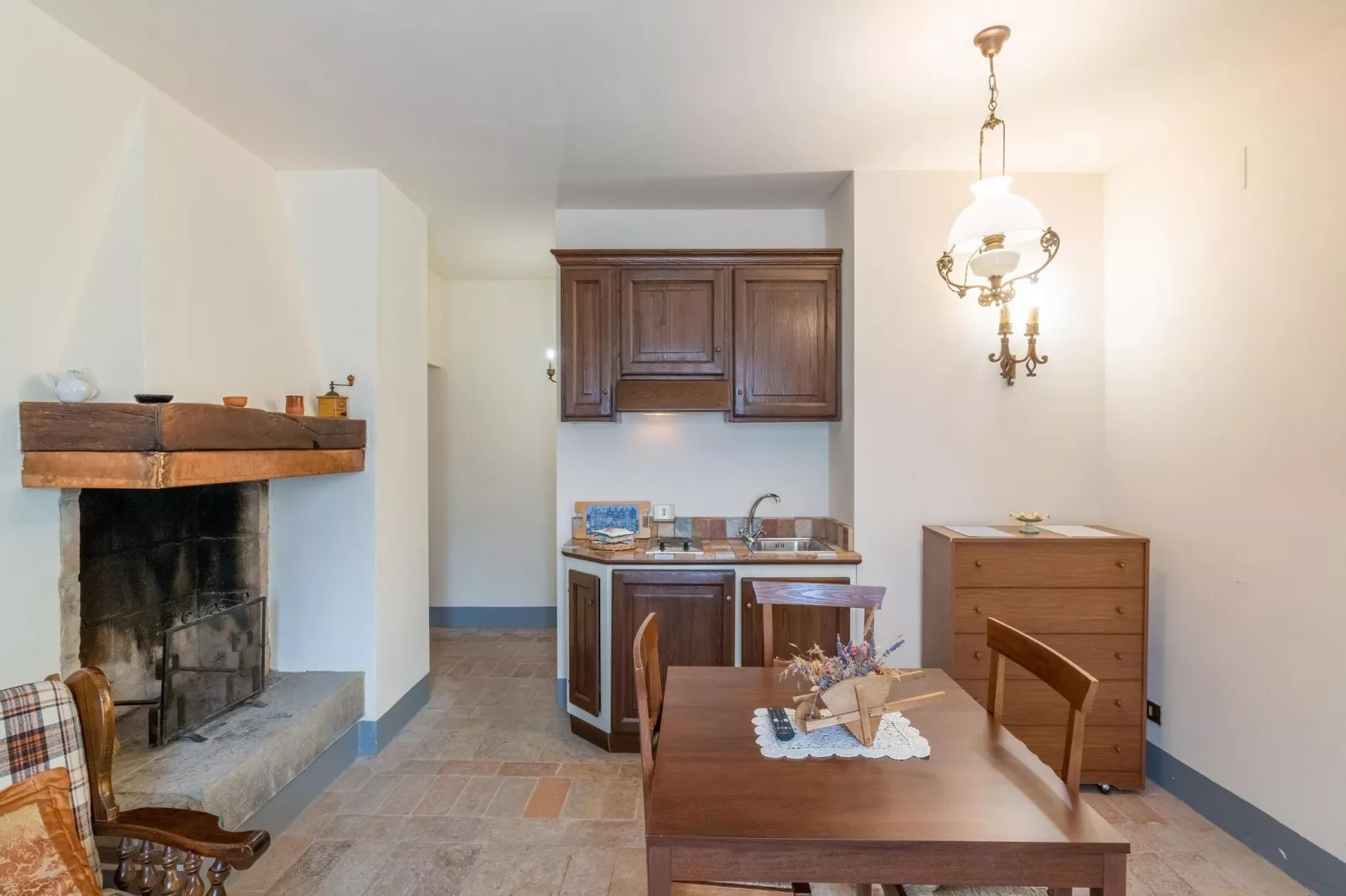Casa Granaio-Dining room