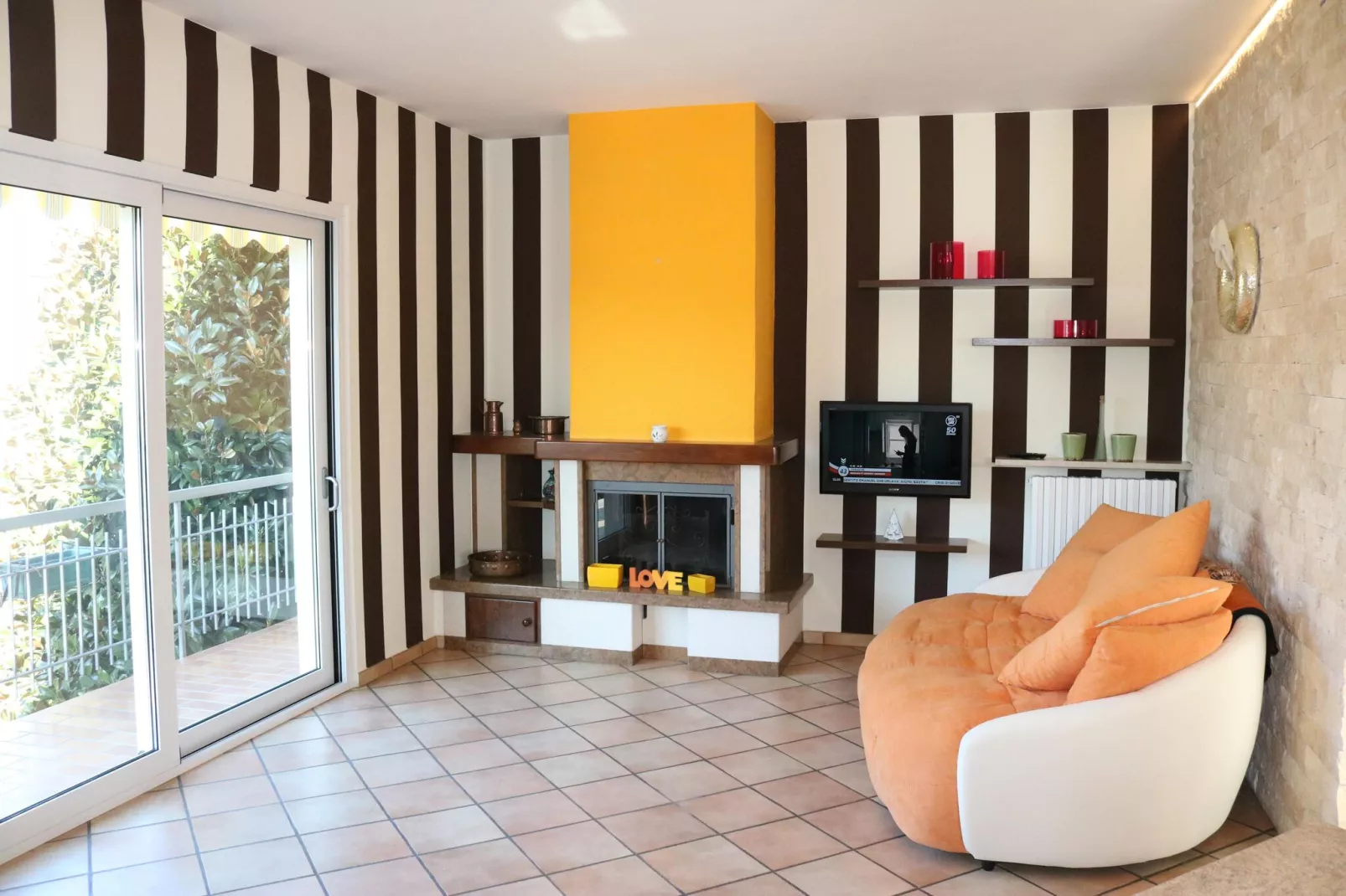 Madonnina Dodici-Living room