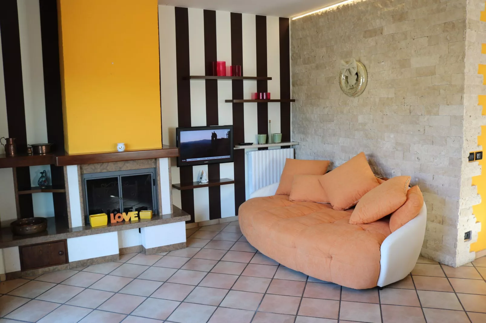 Madonnina Dodici-Living room