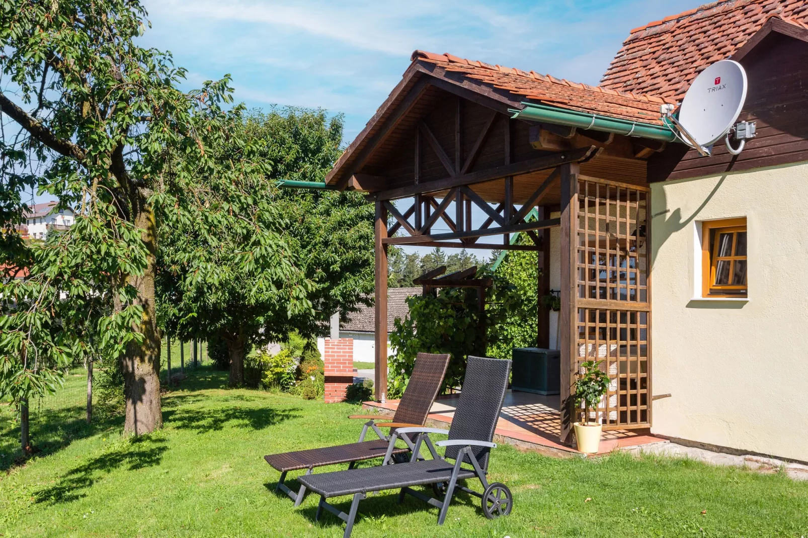 Haus Weitzer-Gardens summer