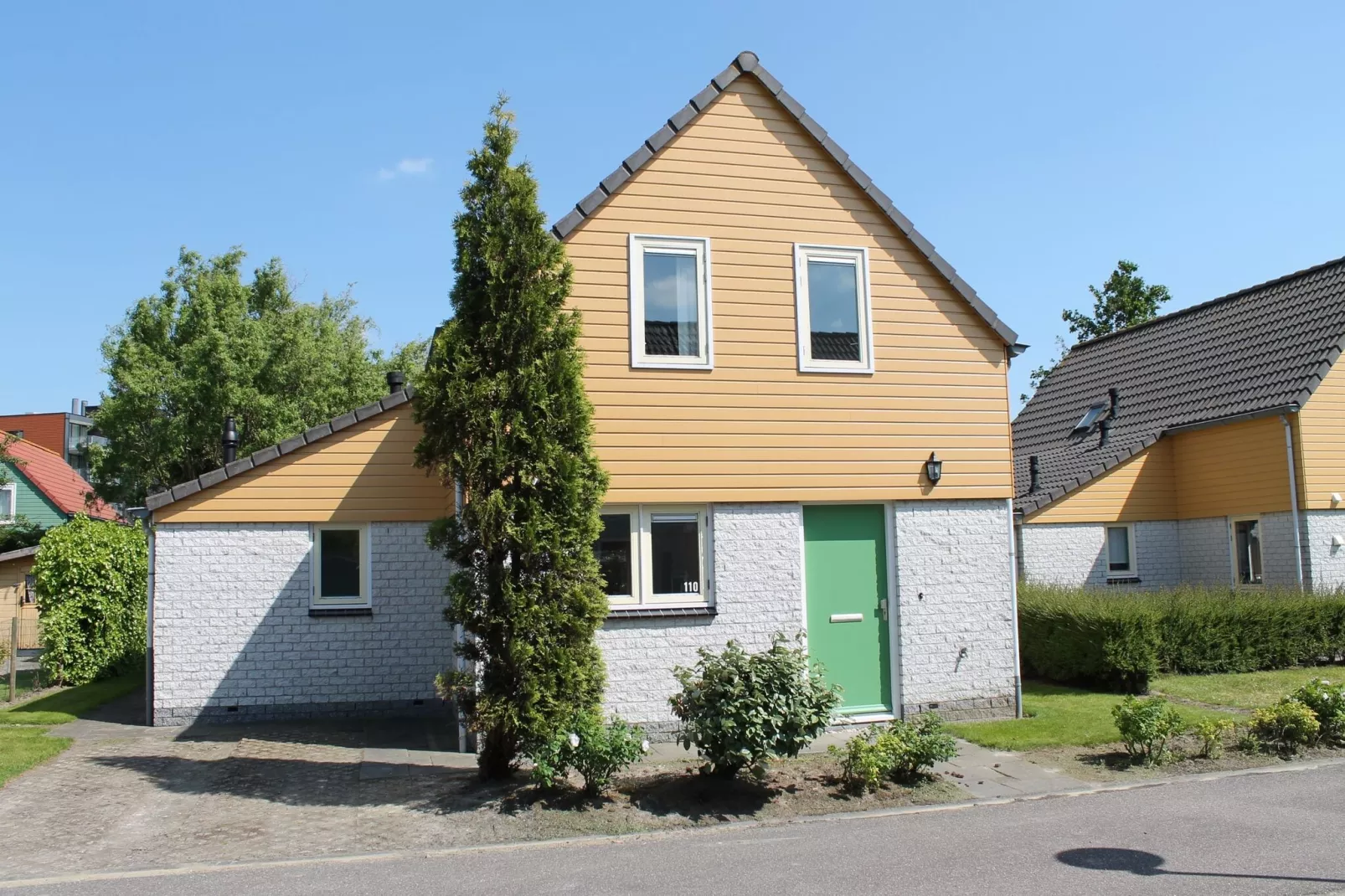 Villapark De Oesterbaai 110-Exterior summer