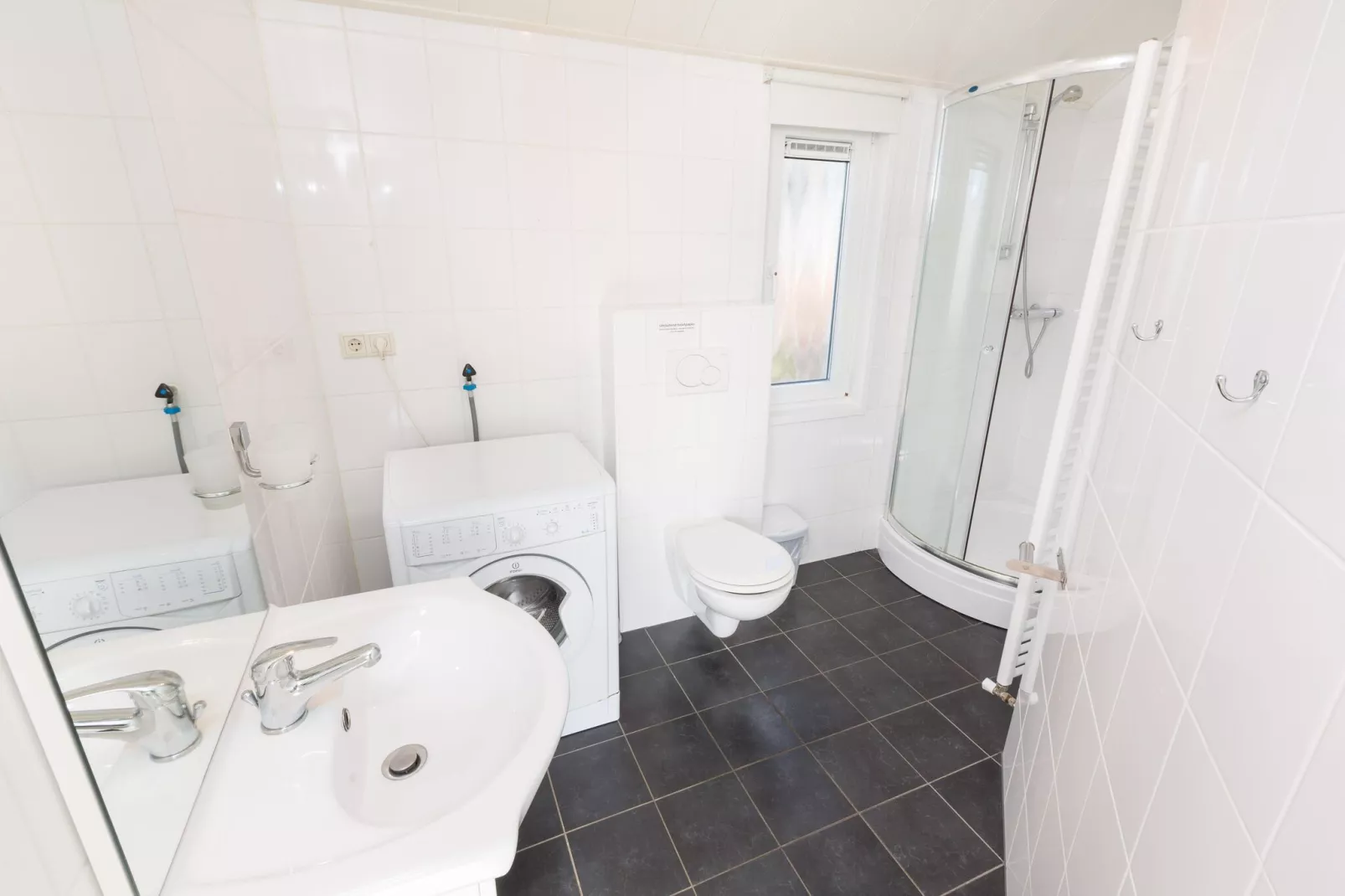 Recreatiepark Tolplas 15-Bathroom