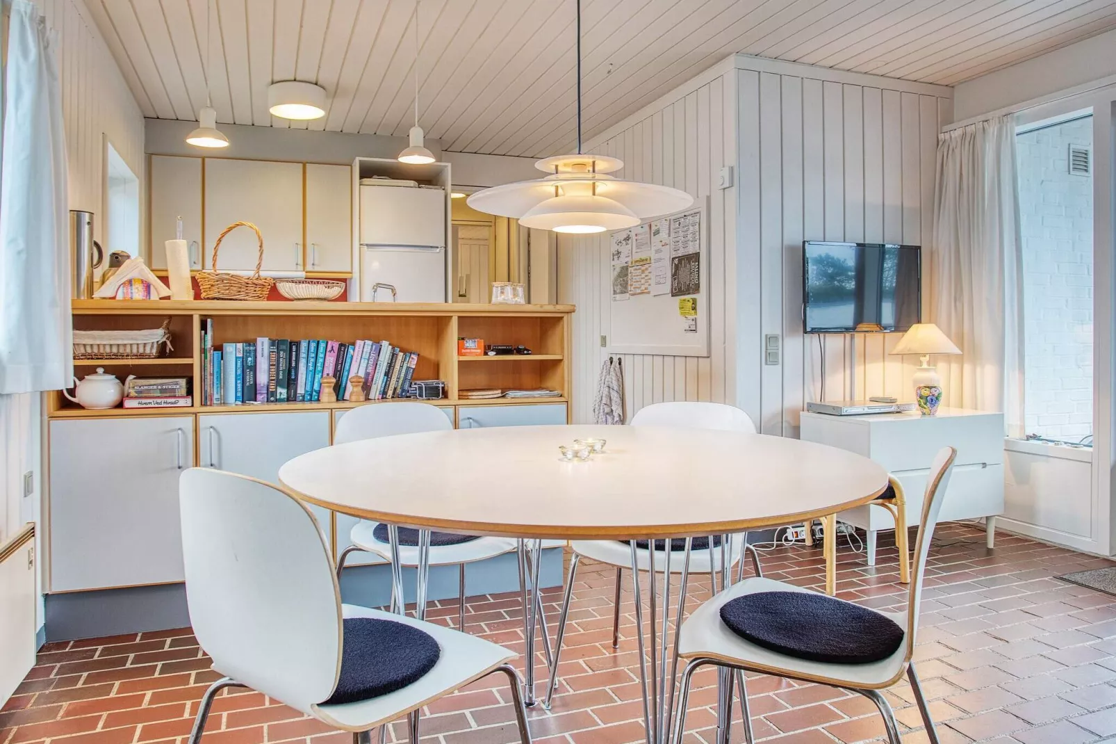 Secluded Beach Retreat in Rodhus-By Traum-Indoor
