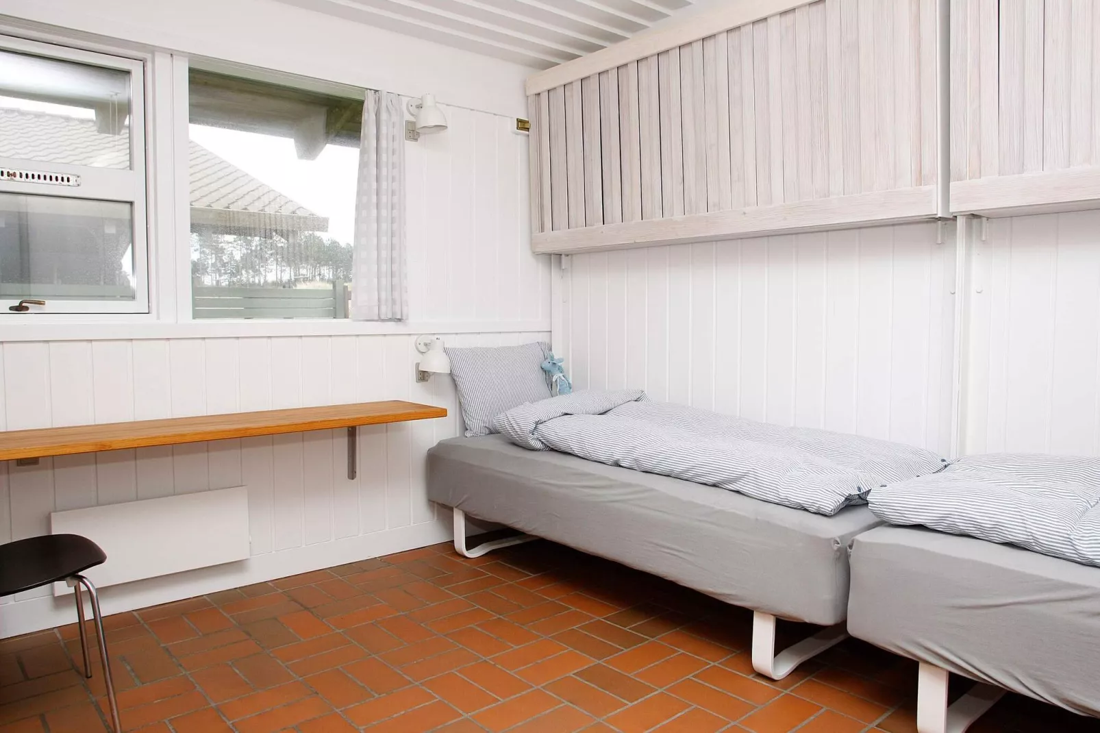 C-3 room,2 bathrooms-Indoor