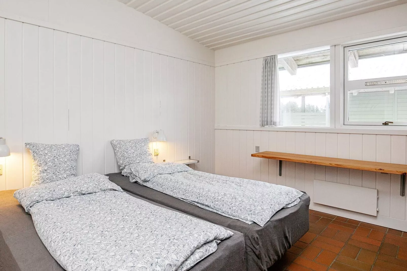 C-3 room,2 bathrooms-Indoor