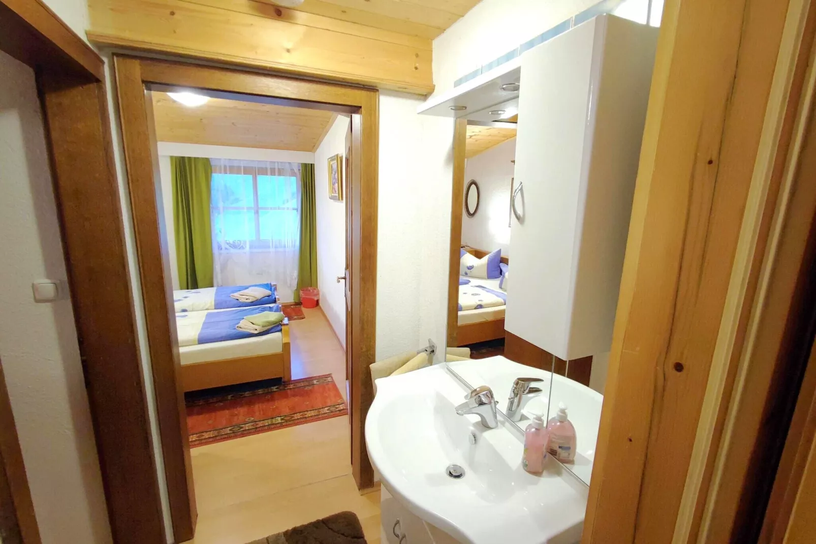 Haus Perler-Bathroom
