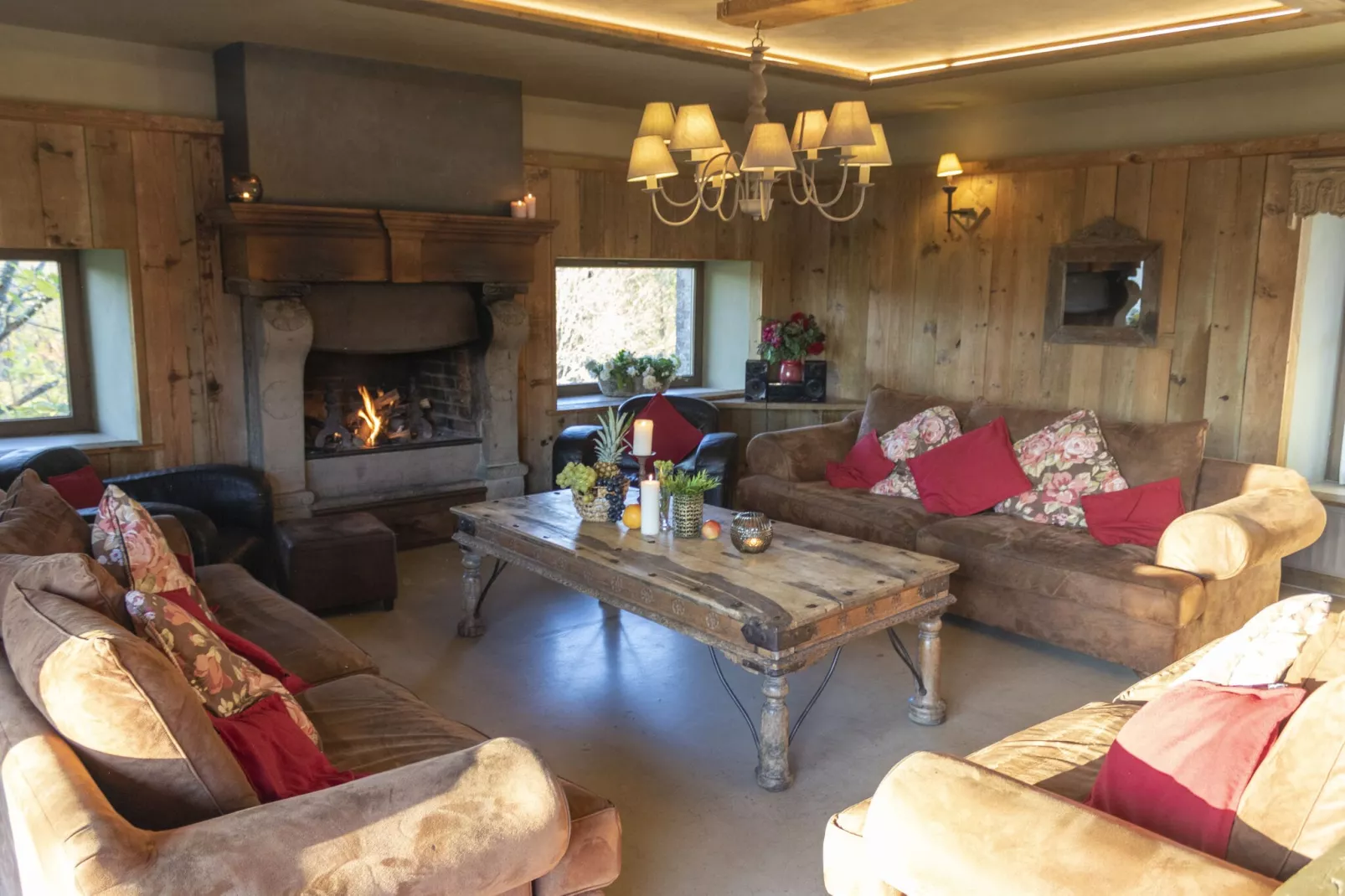 GÎTE CONTES DE SALME Lodge des Contes-Living room