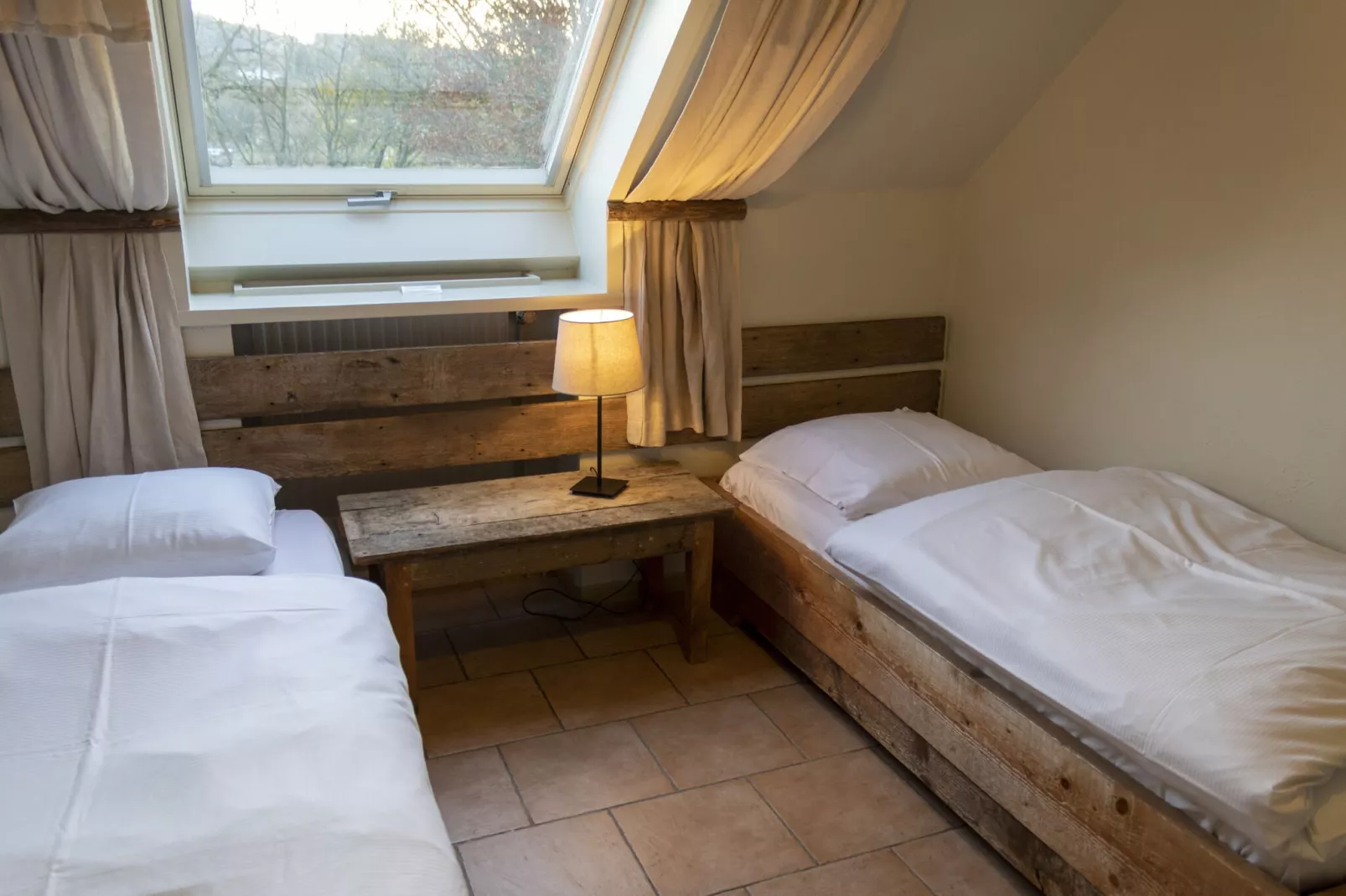 GÎTE CONTES DE SALME Lodge des Contes-Bedroom